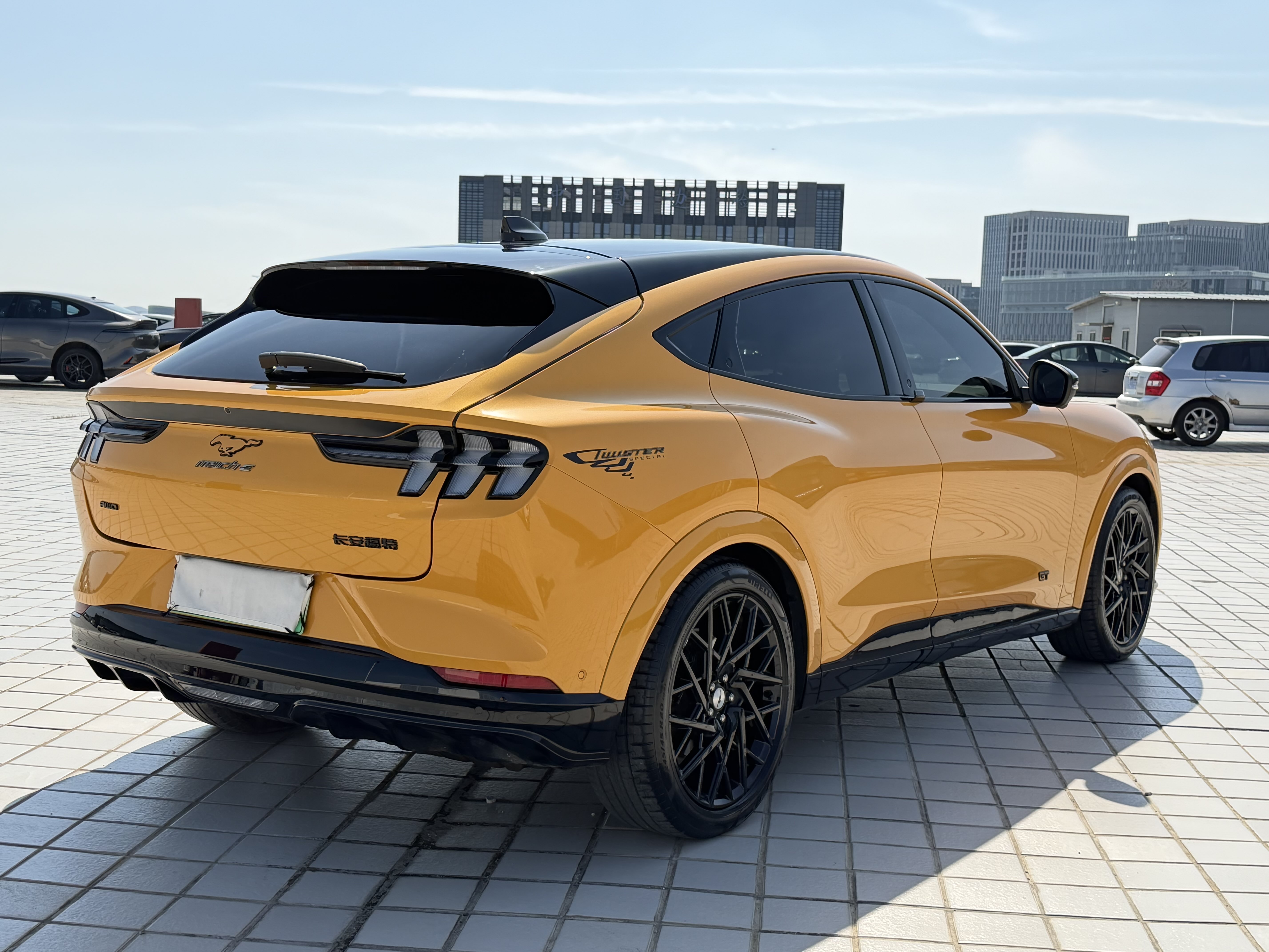 Ford Mustang Mach-E 2024 صورة سيارة #6