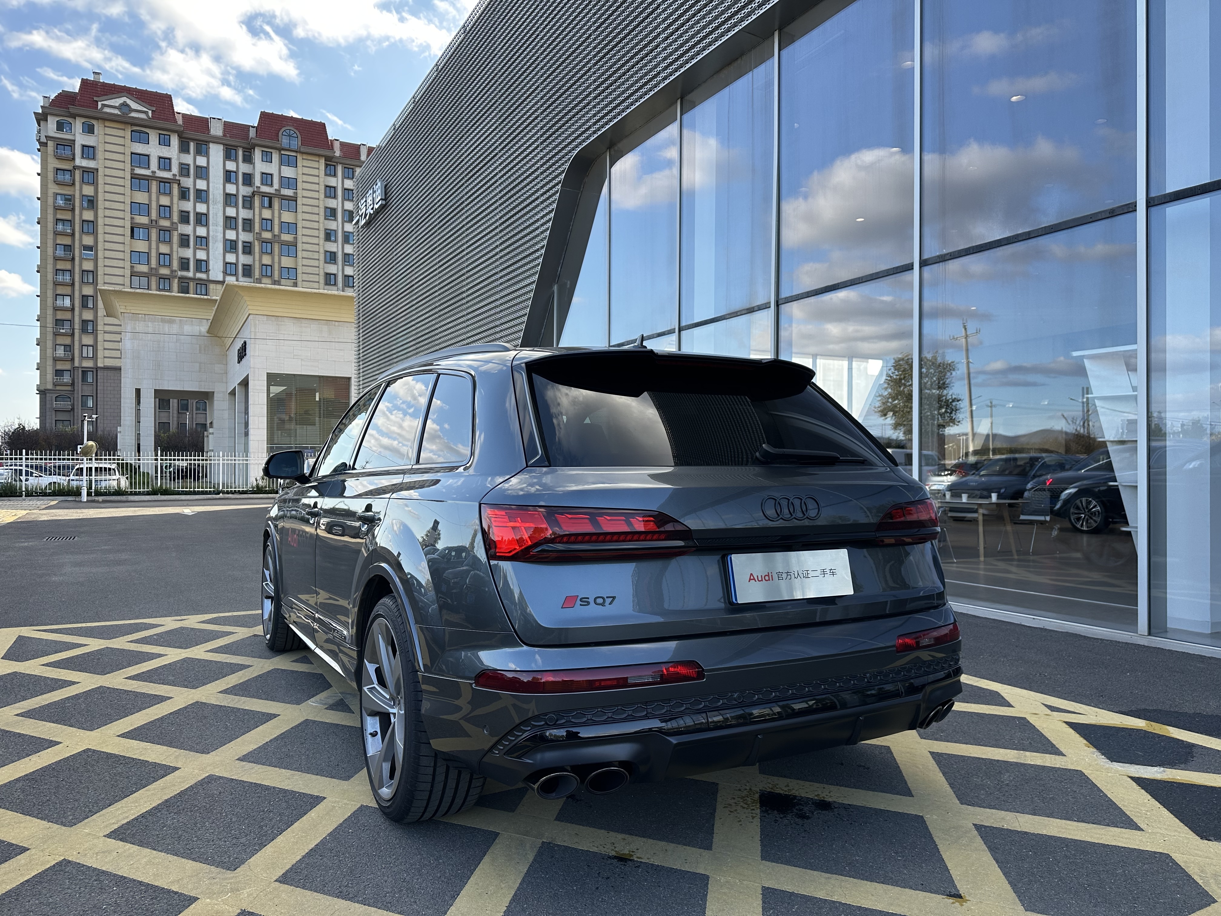 Audi SQ7 2024 immagine di auto #6