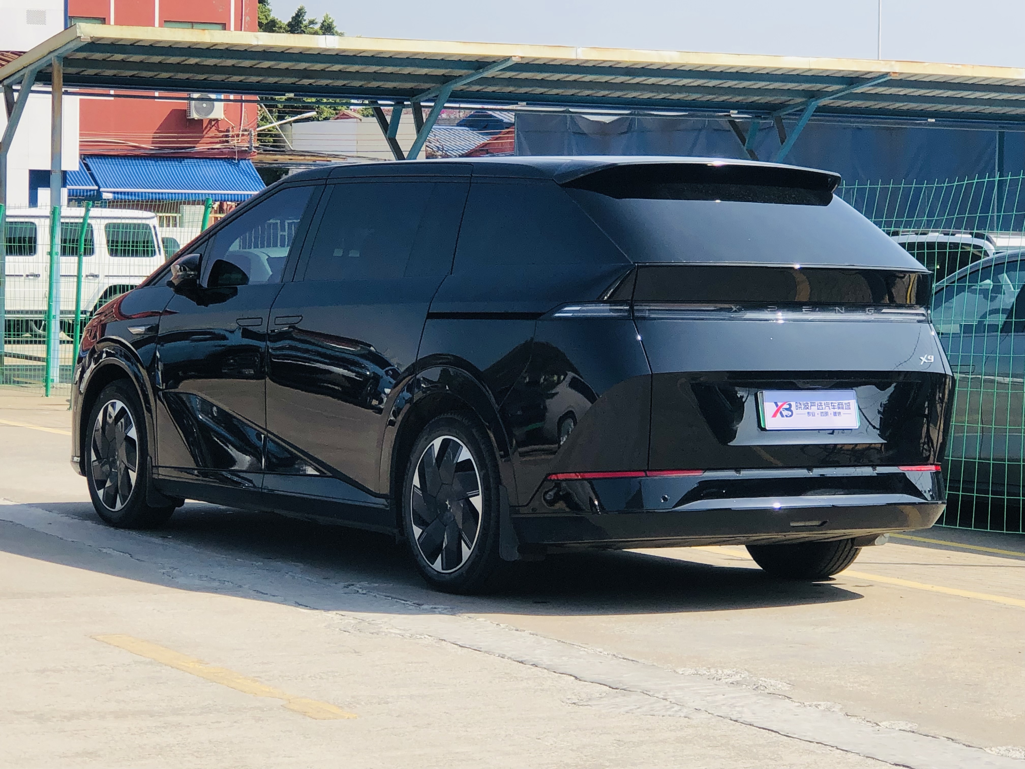 Xpeng X9 2025 изображение автомобиля #6