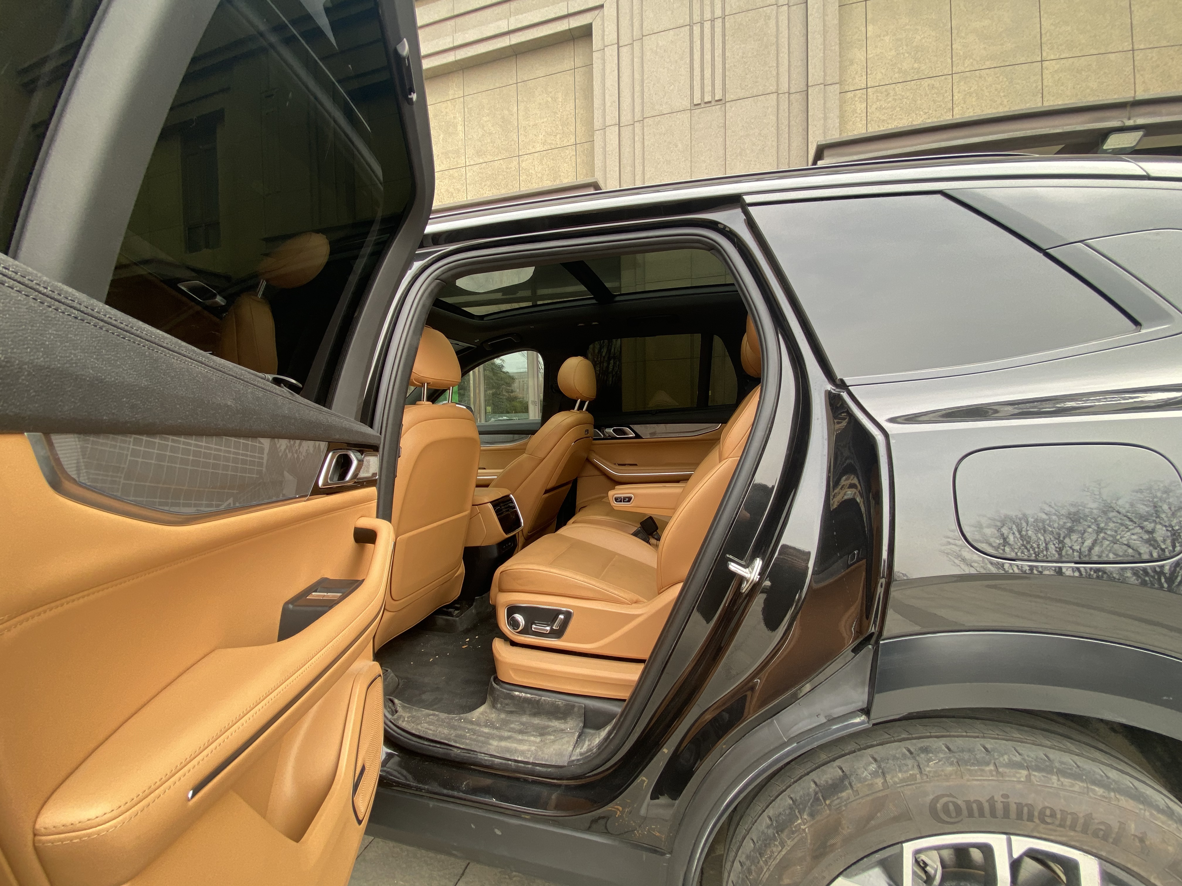 Lynk & Co 09 EM-P 2024 car image #6