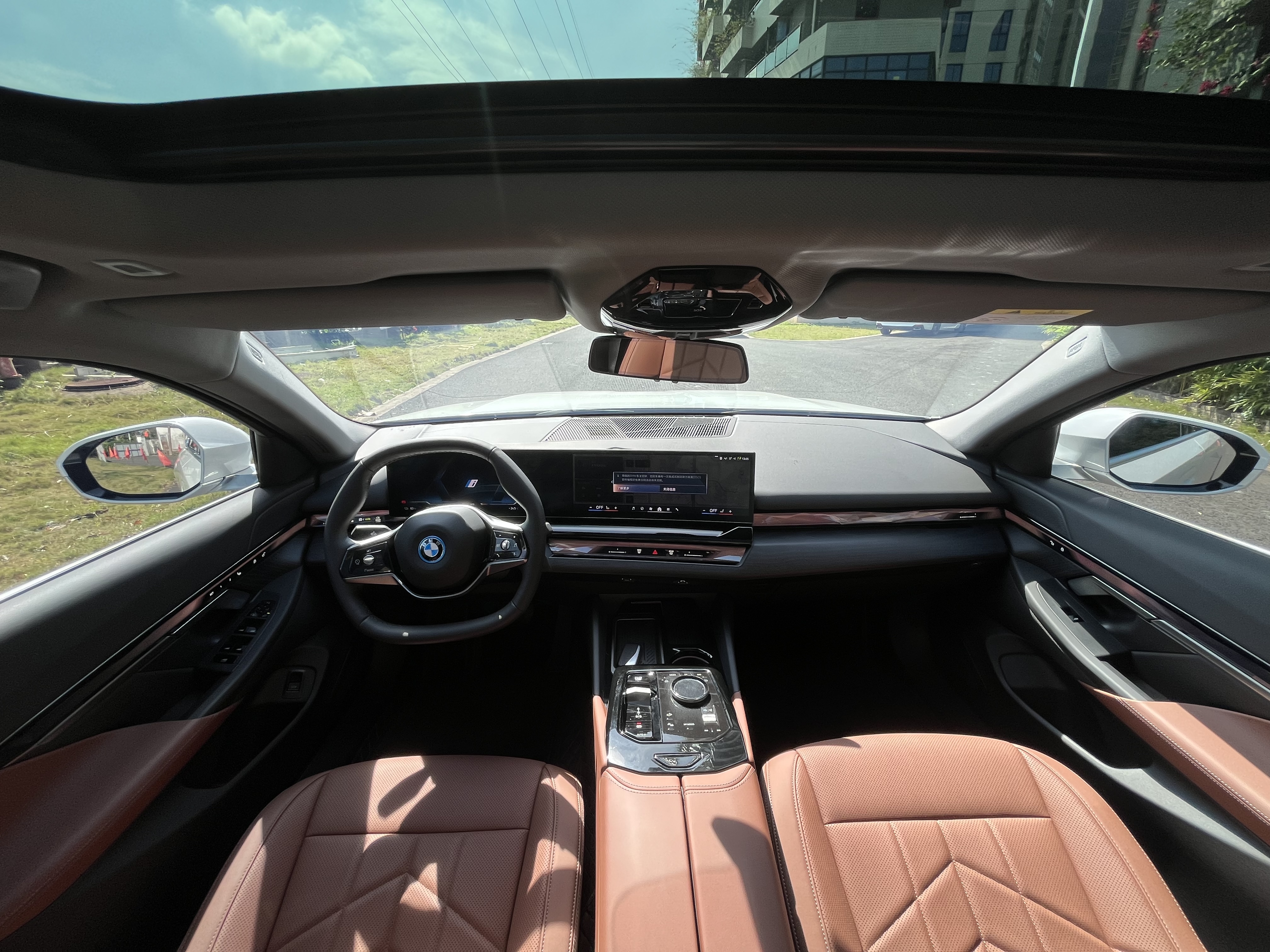 BMW i5 M60 2024 #6 BMW i5 M60 2024 car image #6