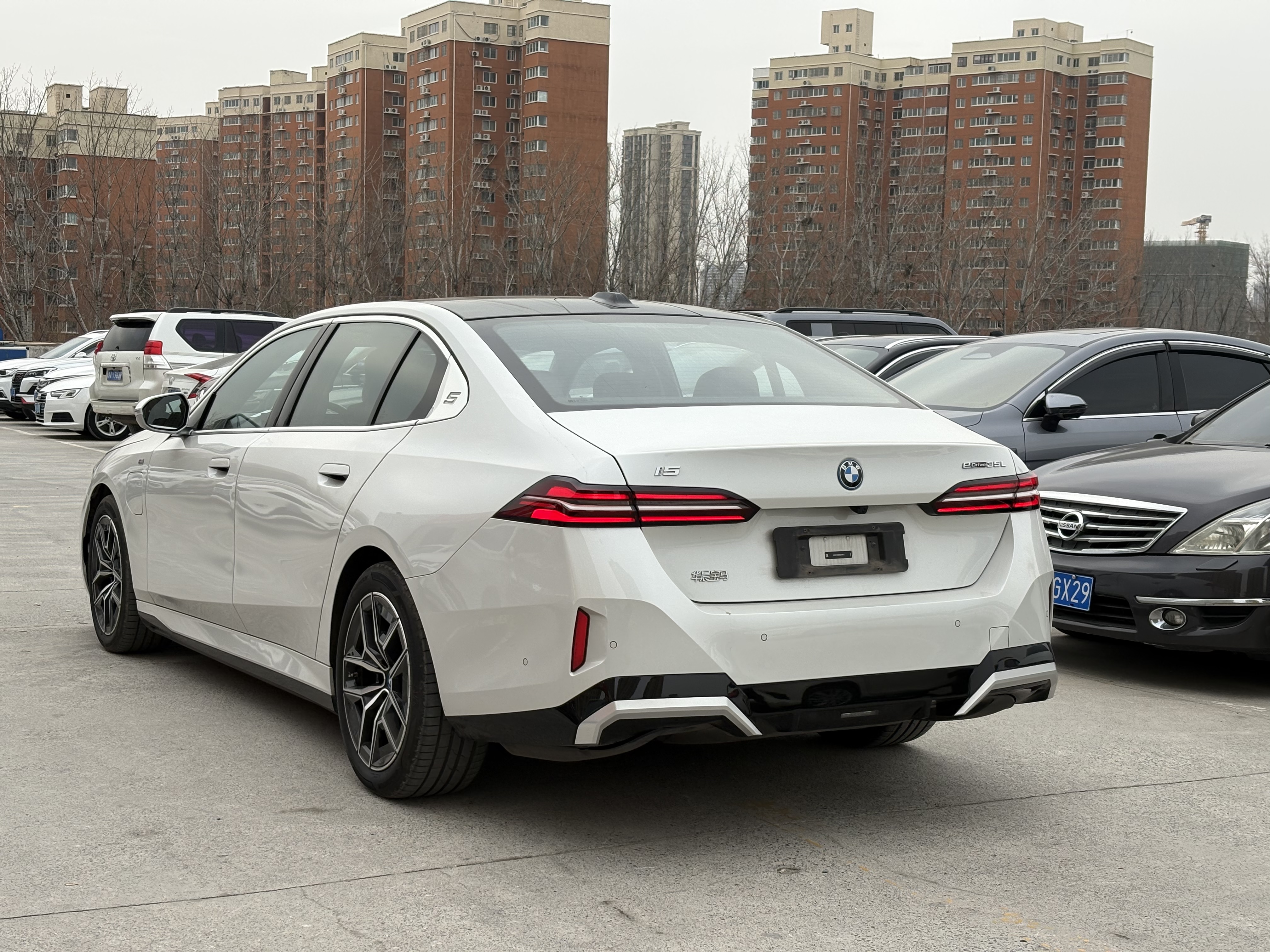 BMW i5 2024 immagine di auto #6