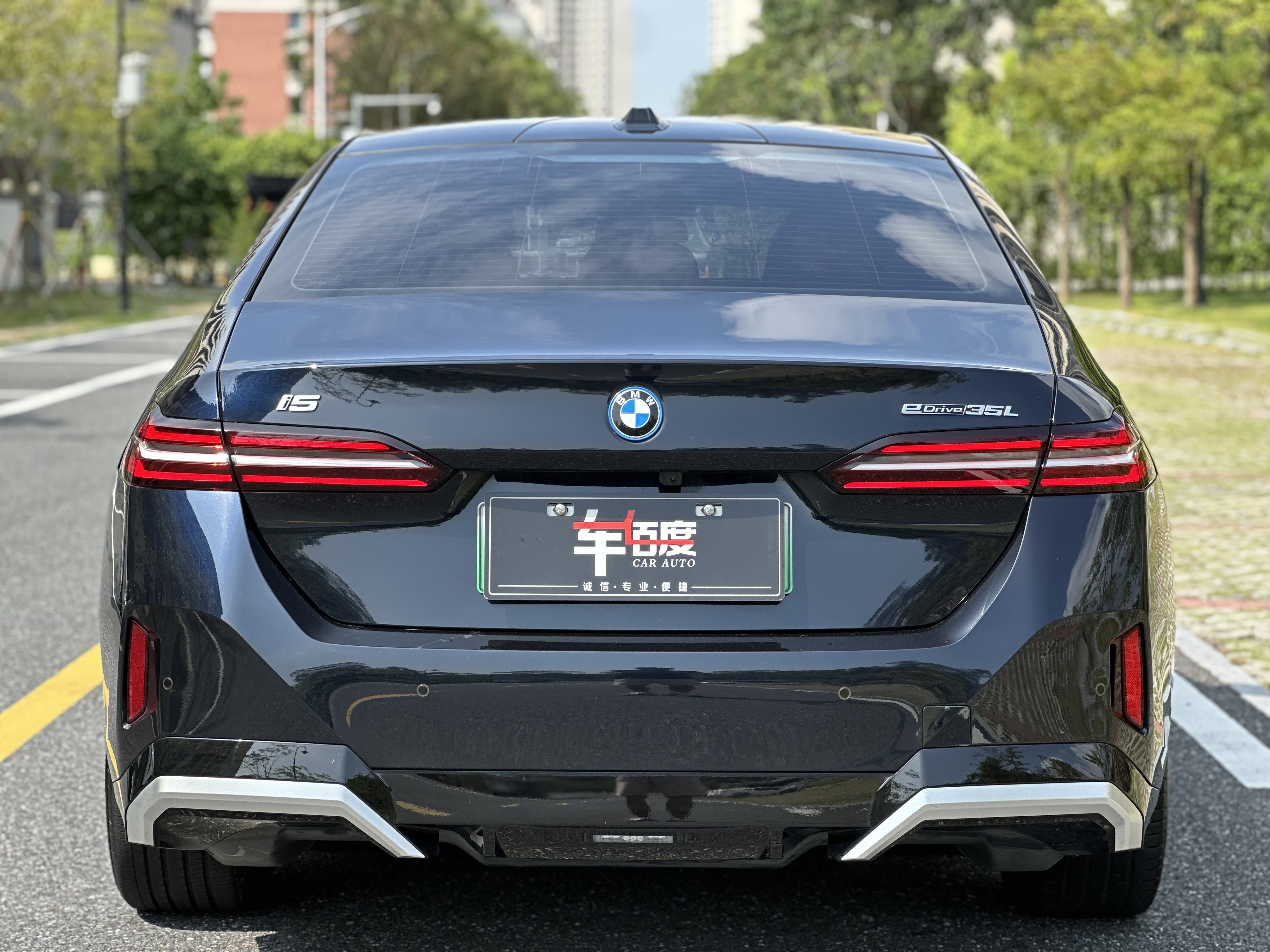 BMW i5 M60 2024 #6 BMW i5 M60 2024 car image #6