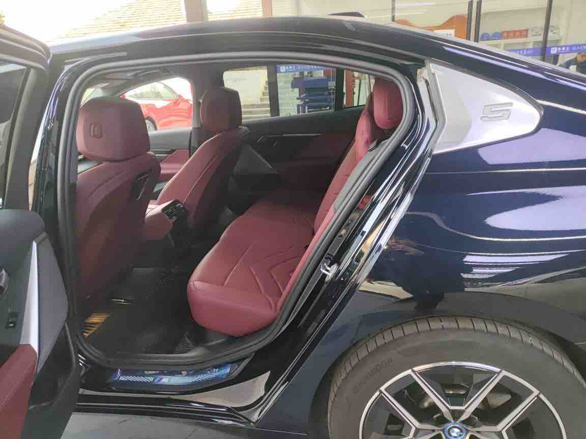 BMW i5 2024 #6 BMW i5 2024 car image #6