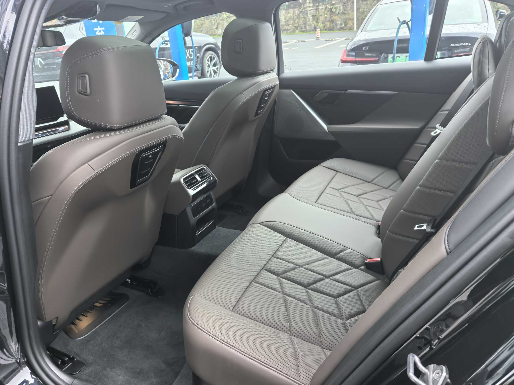 BMW i5 M60 2025 #6 BMW i5 M60 2025 car image #6