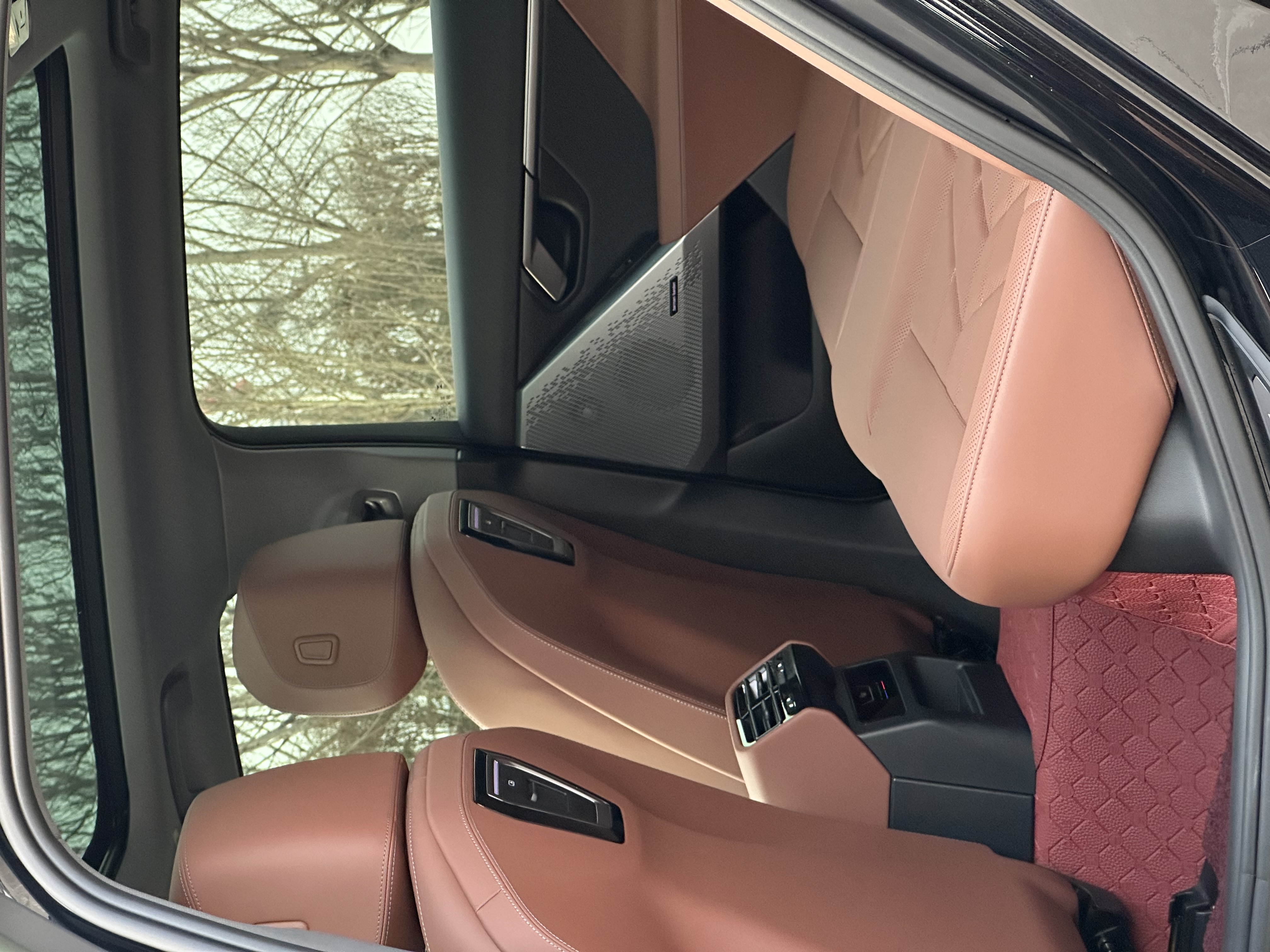 BMW 5 Series 2024 #6 BMW 5 Series 2024 car image #6
