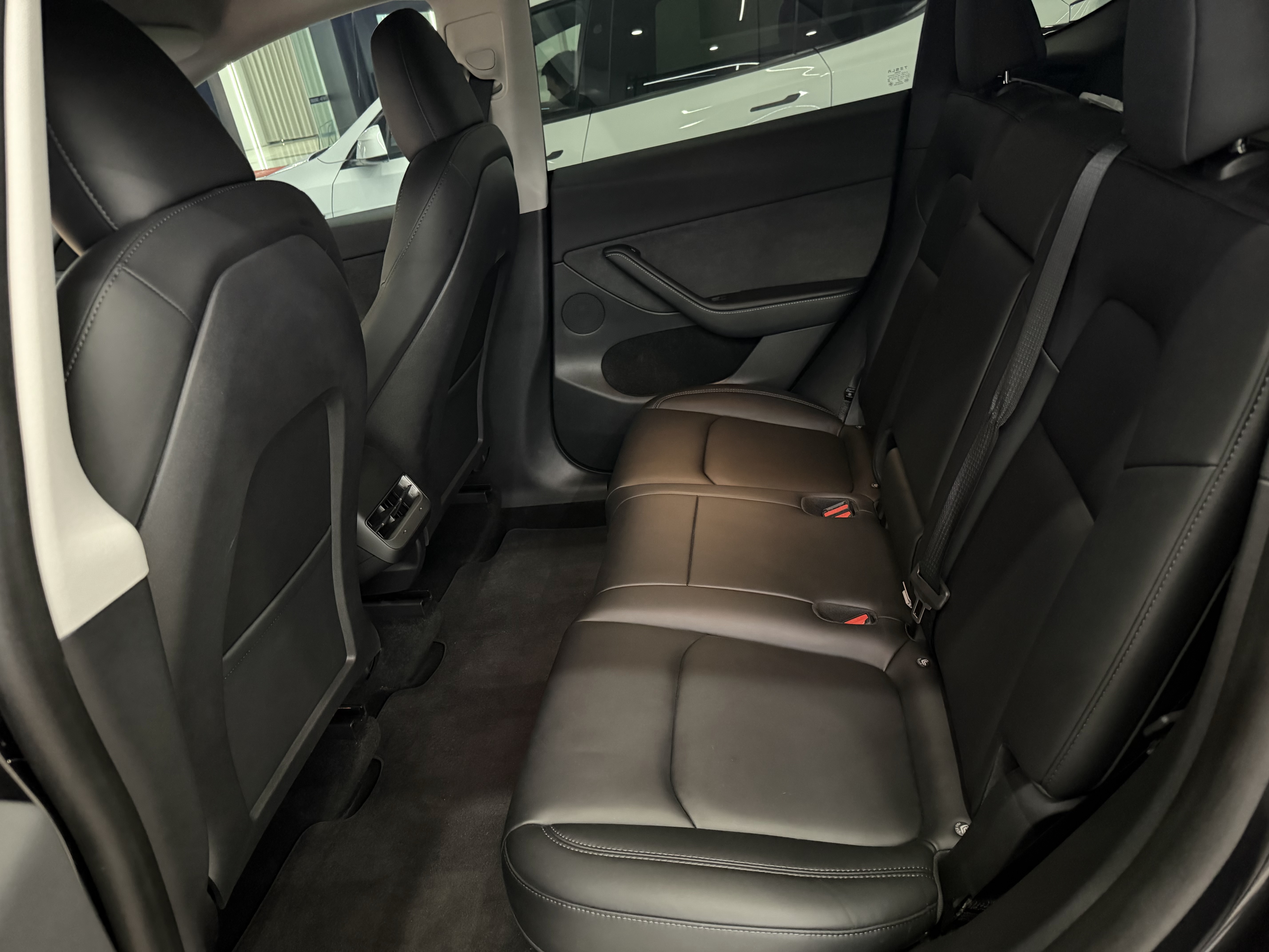Tesla Model Y 2024 car image #6