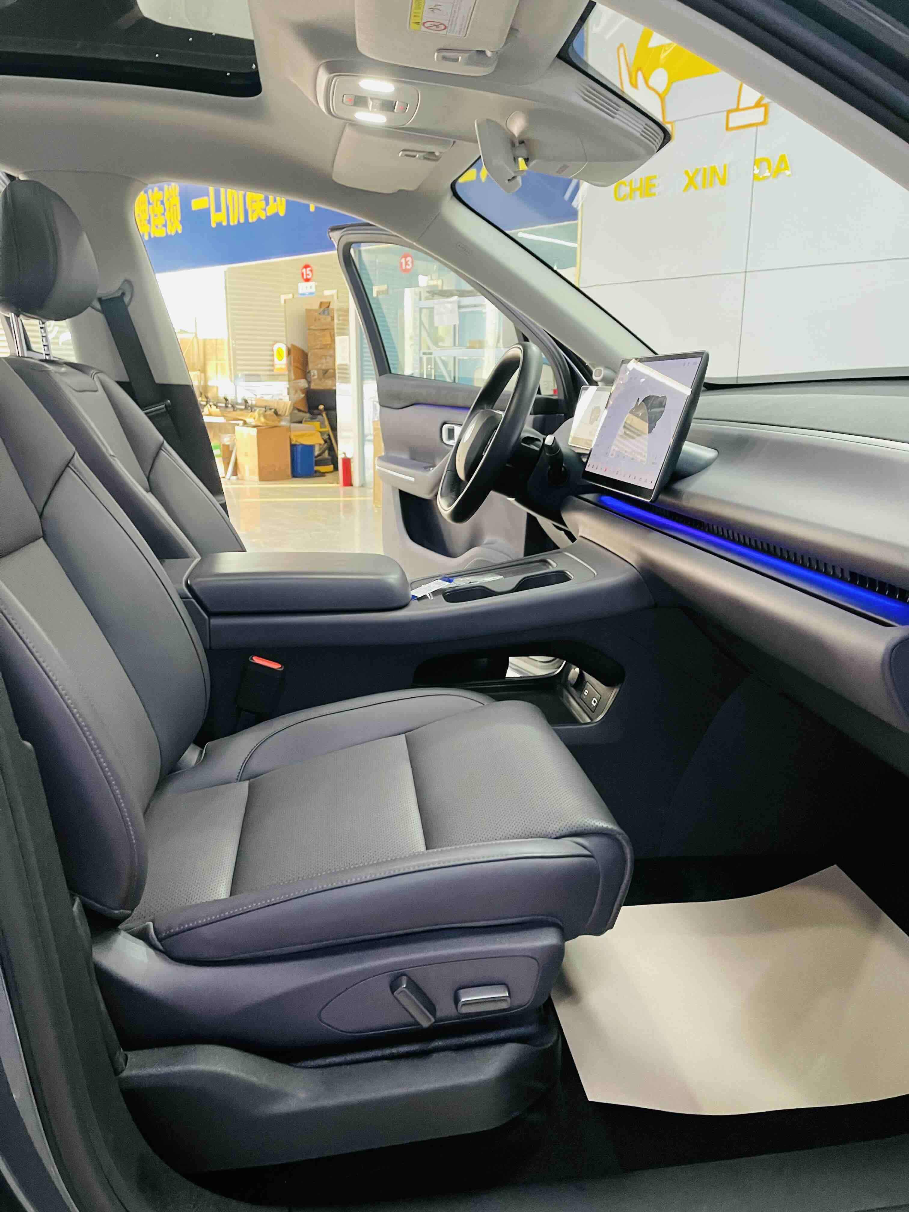 零跑汽车 零跑C10 2024 汽车图片 #6