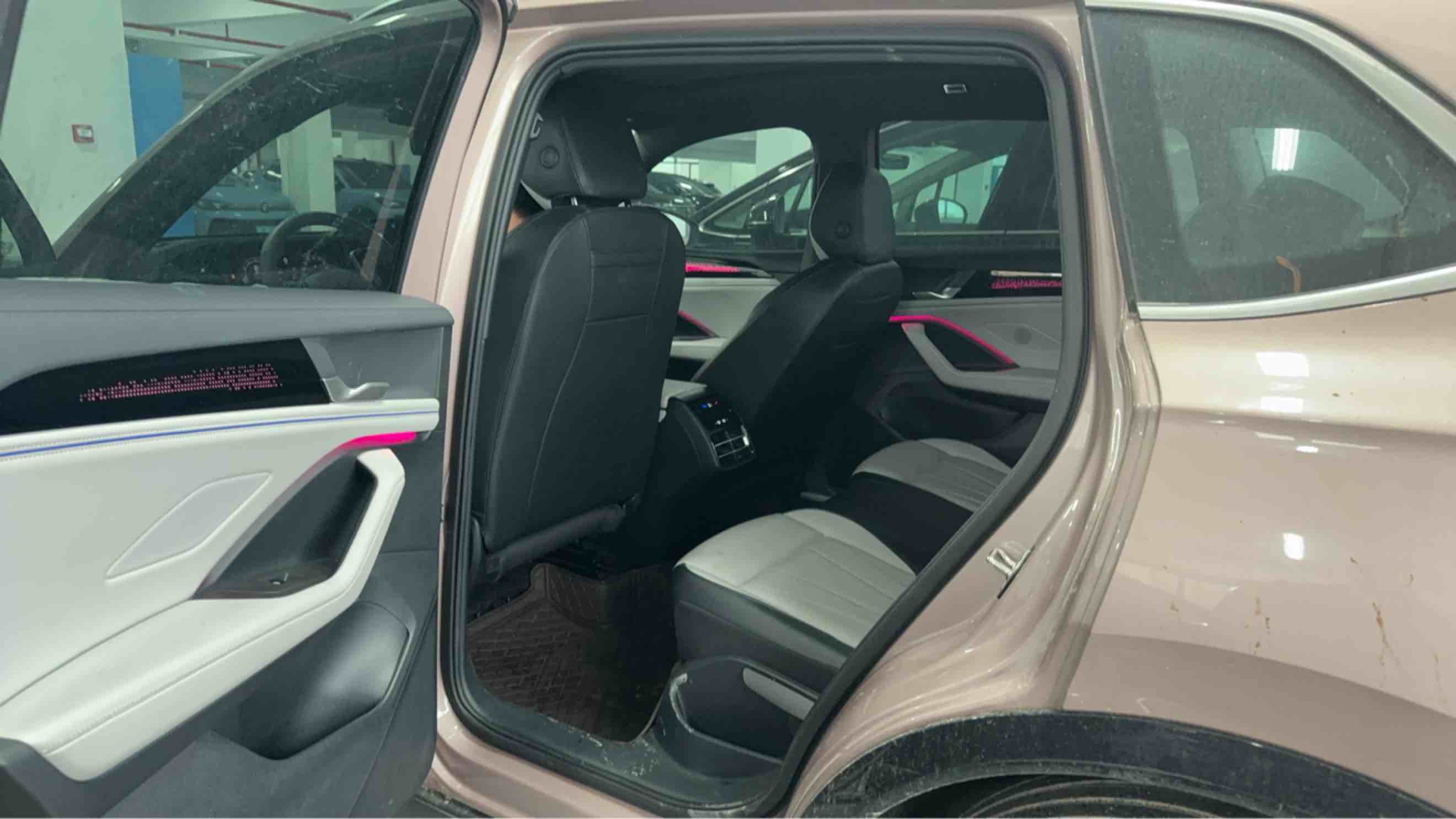 Volkswagen Tiguan L 2024 image de voiture #6