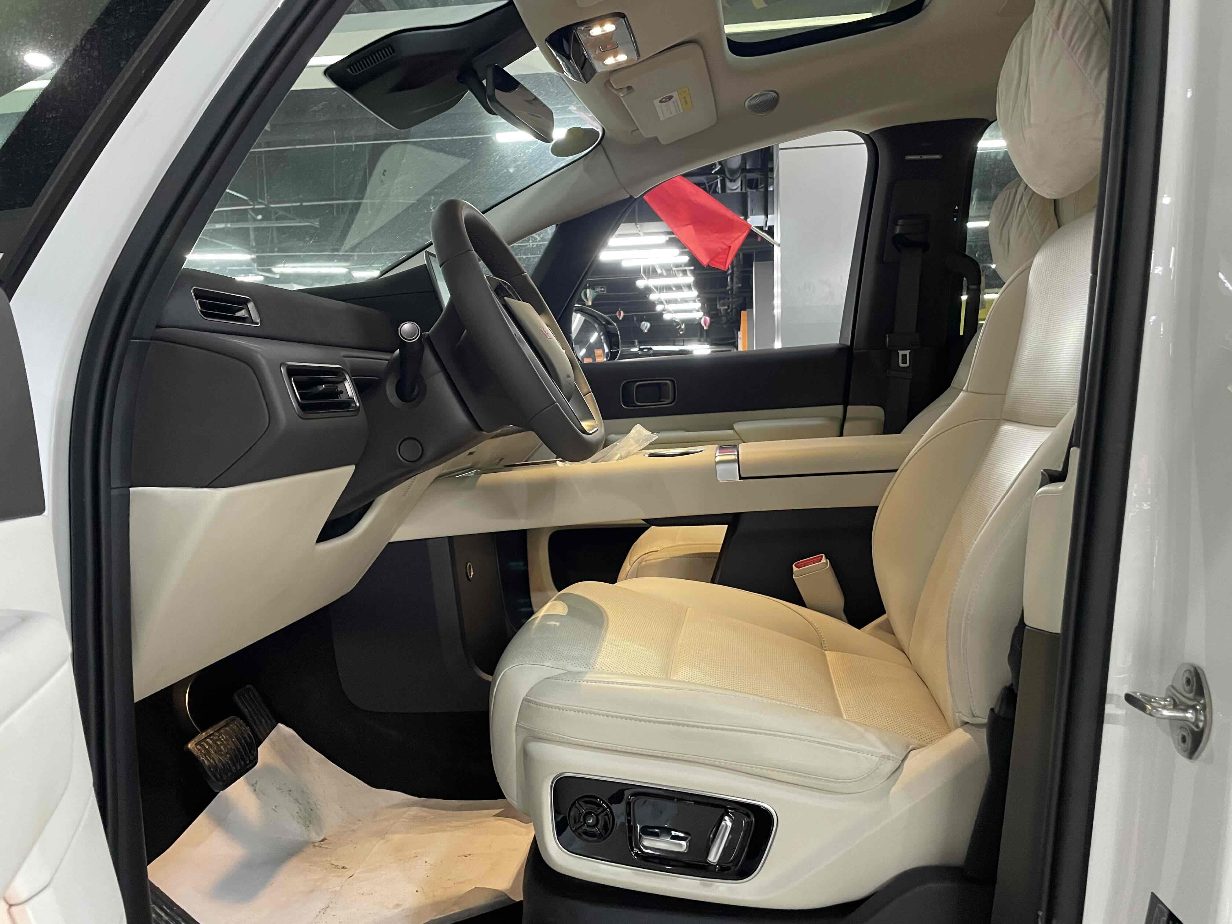 理想汽车 理想MEGA 2024 汽车图片 #6