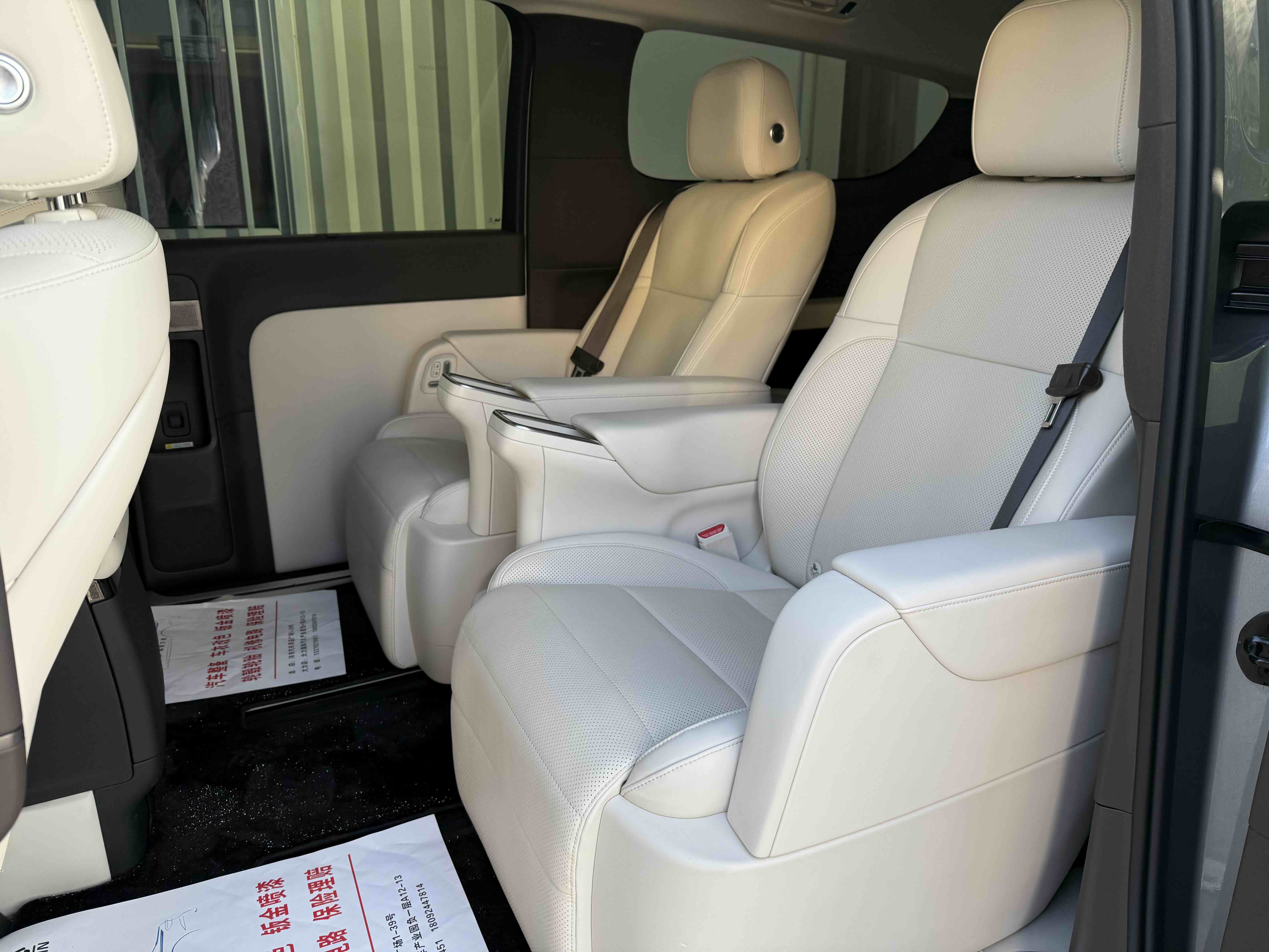 理想汽车 理想MEGA 2024 汽车图片 #6