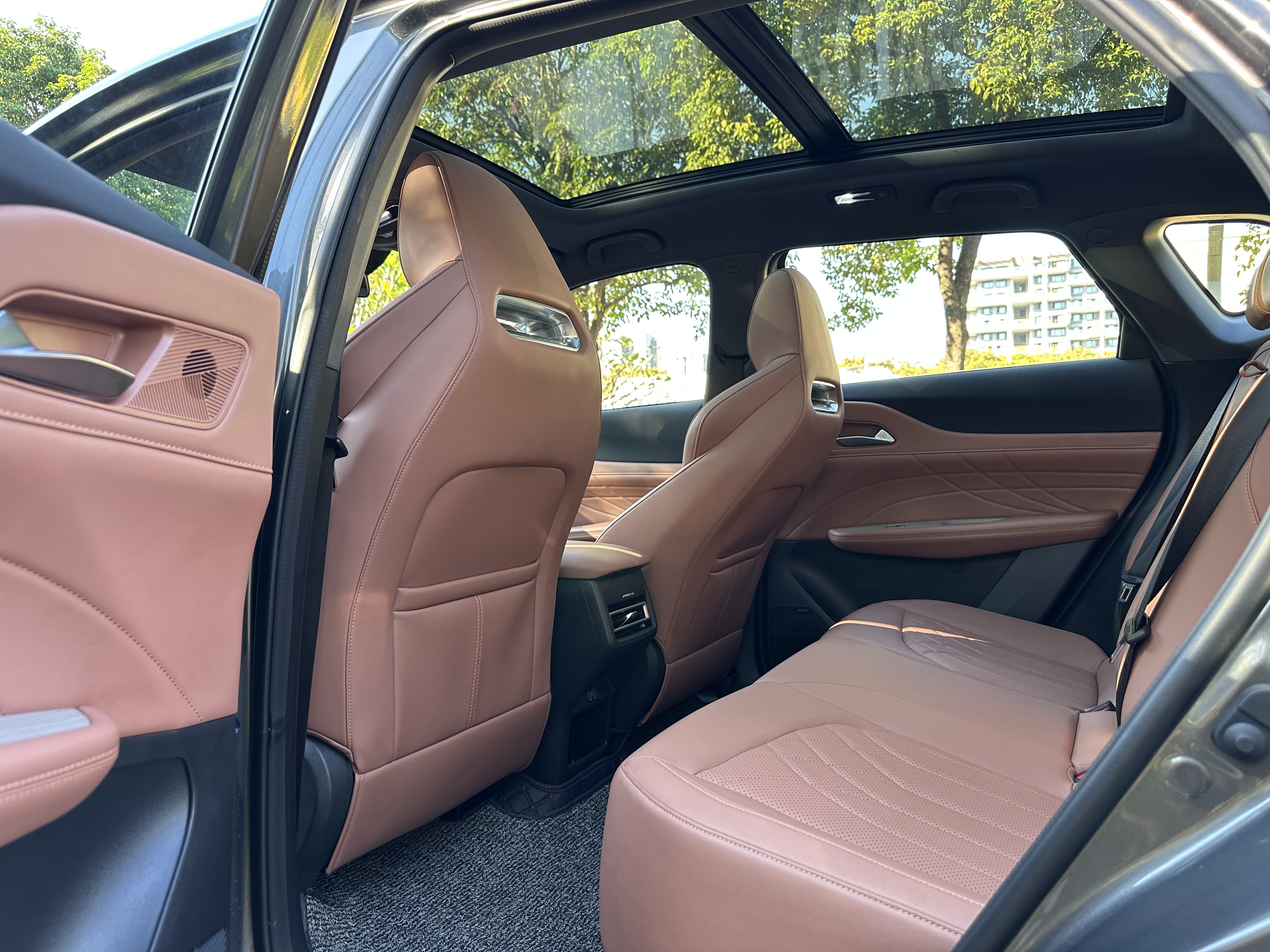 Changan UNI-Z PHEV 2024 car image #6