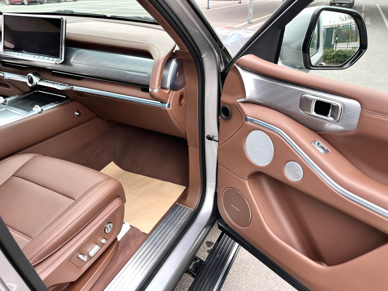 Tank 700 New Energy 2024 immagine di auto #6