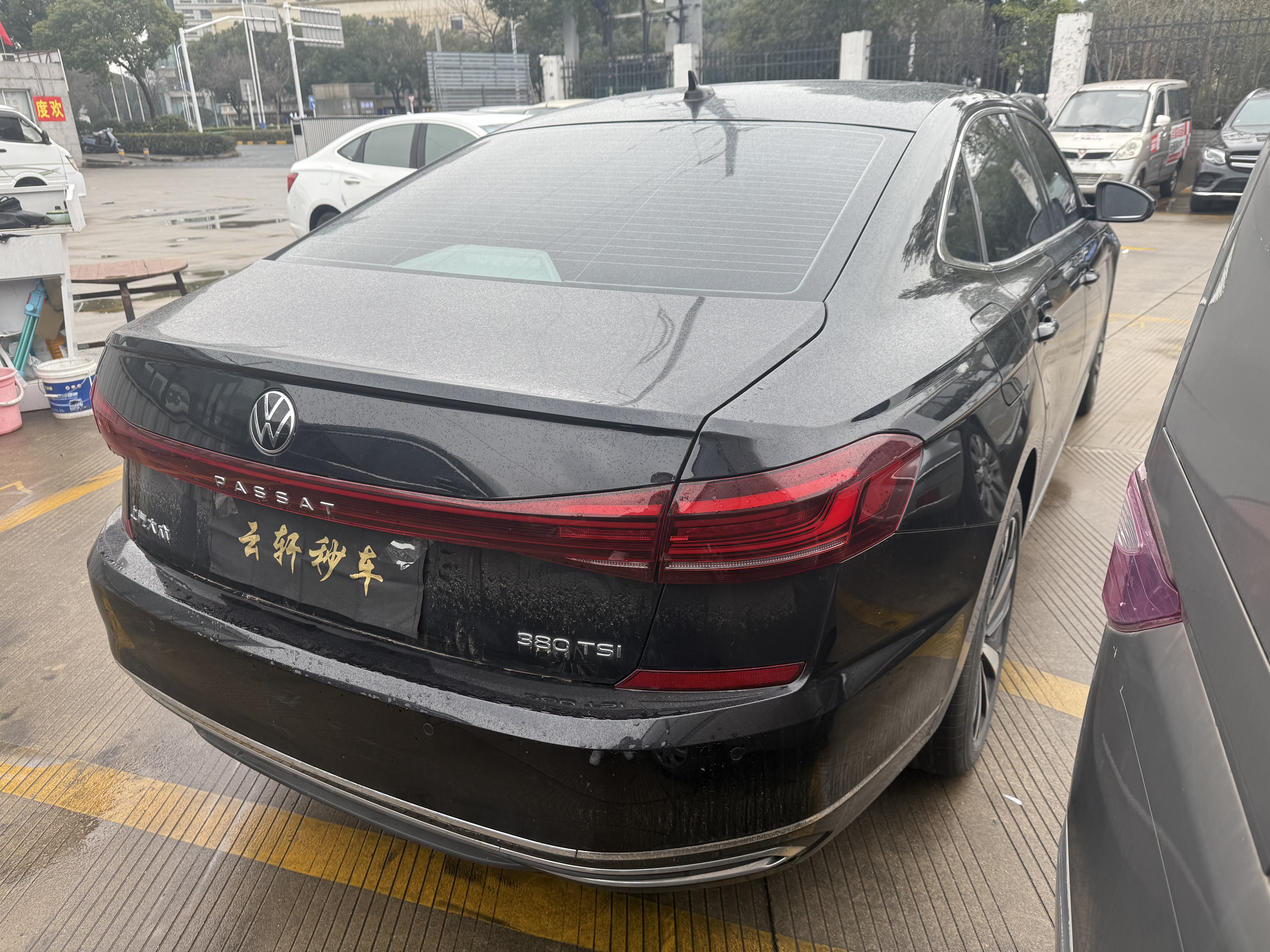 Volkswagen Passat 2024 immagine di auto #6