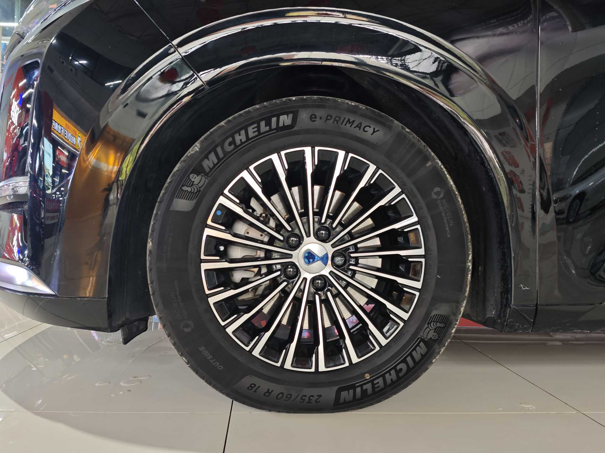 Denza D9 2025 imagem de carro #6