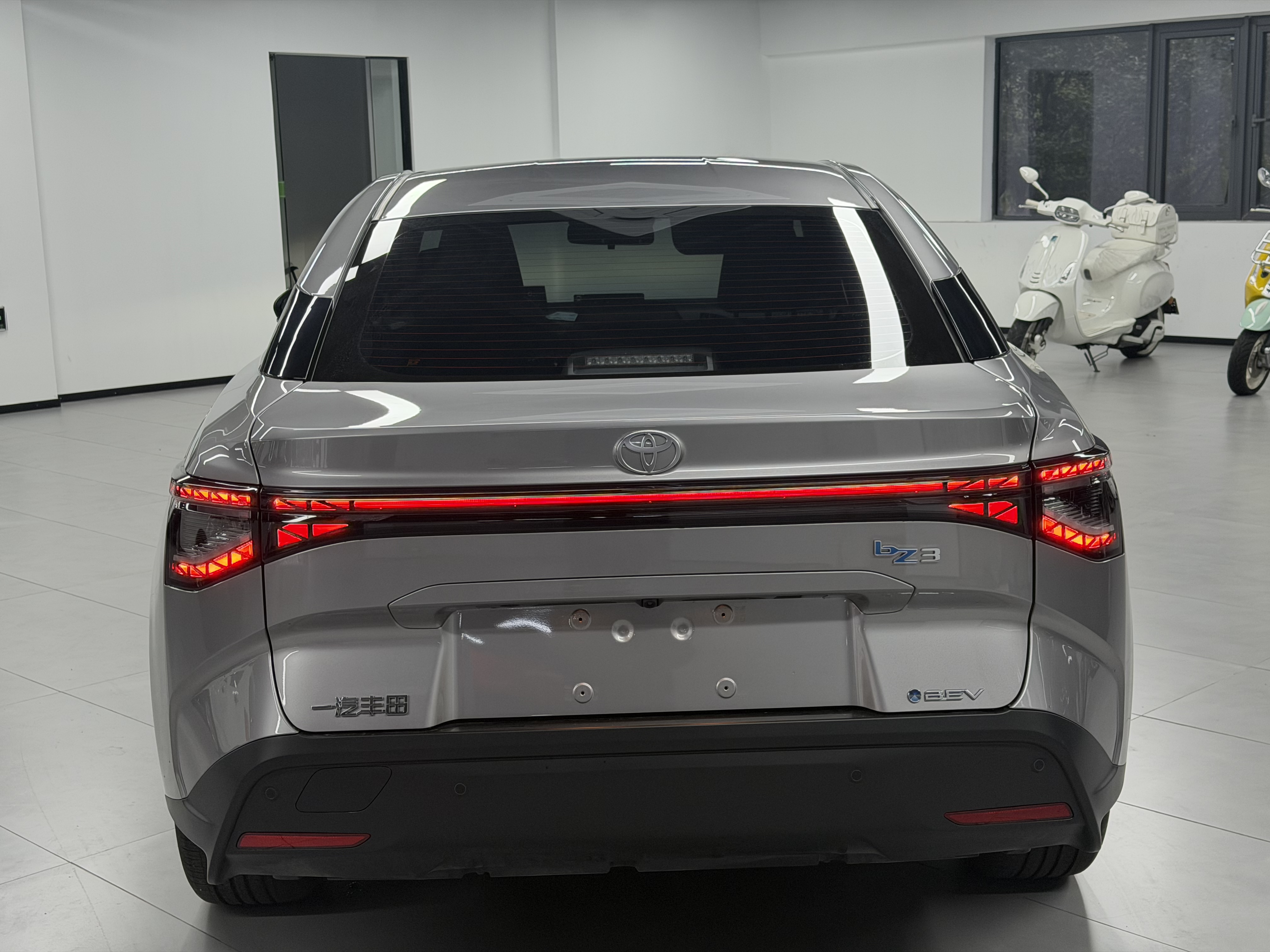 Toyota bZ3 2025 immagine di auto #6