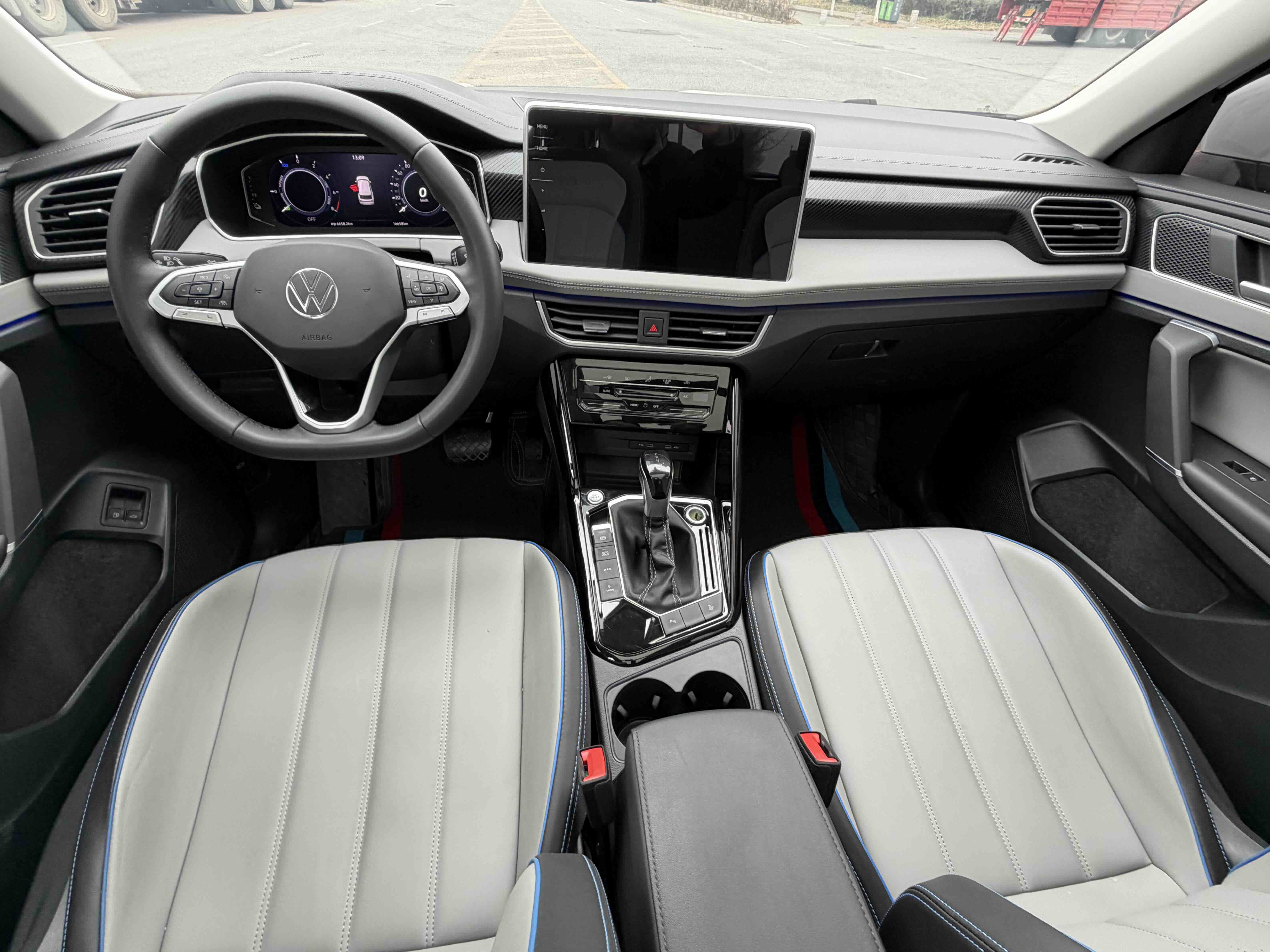 Volkswagen Tayron GTE 2024 immagine di auto #6