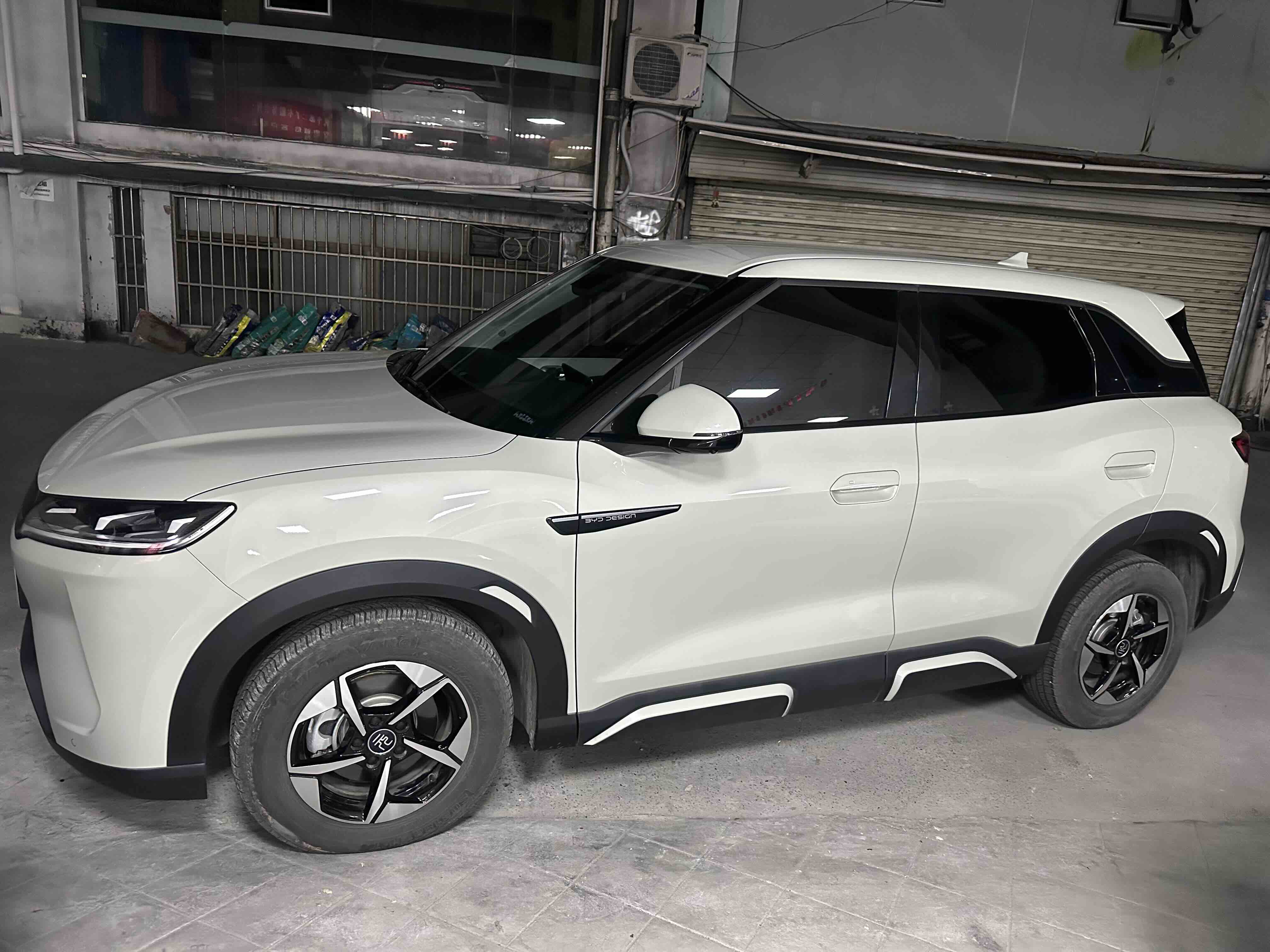 BYD Yuan 2024 #6 BYD Yuan 2024 car image #6