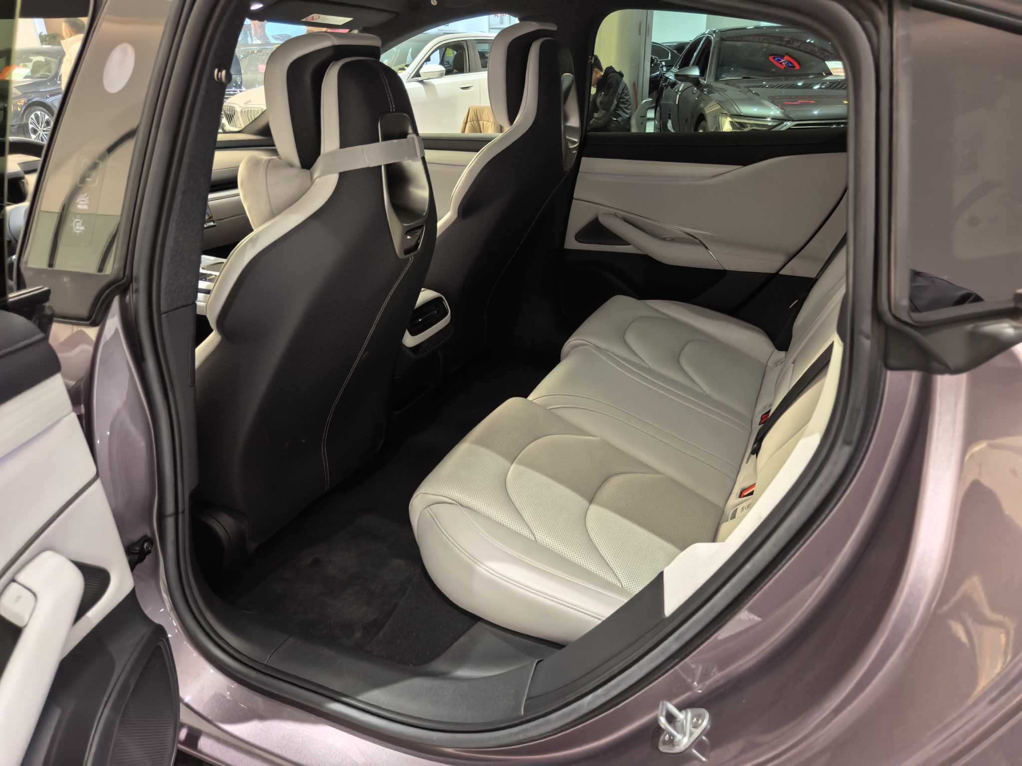 MI SU7 2024 image de voiture #6