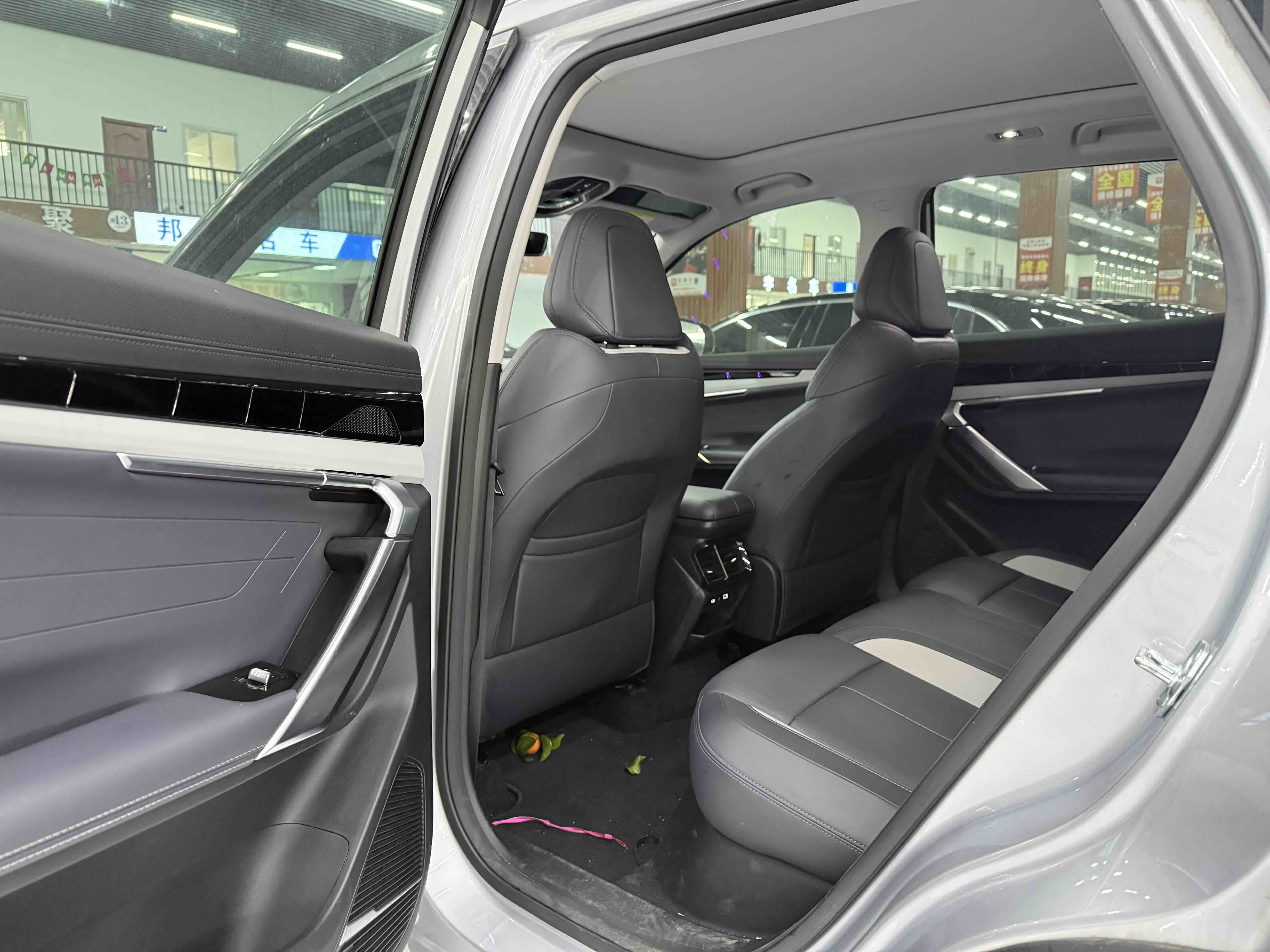 GEELY Boyue L 2024 car image #6