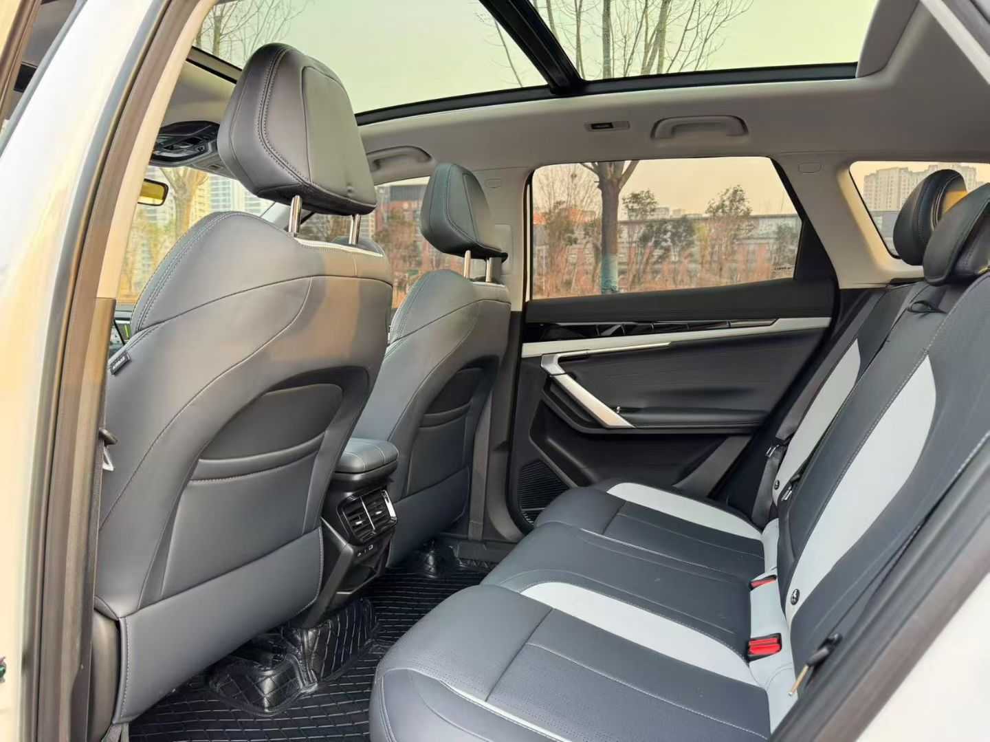 GEELY Boyue L 2025 car image #6