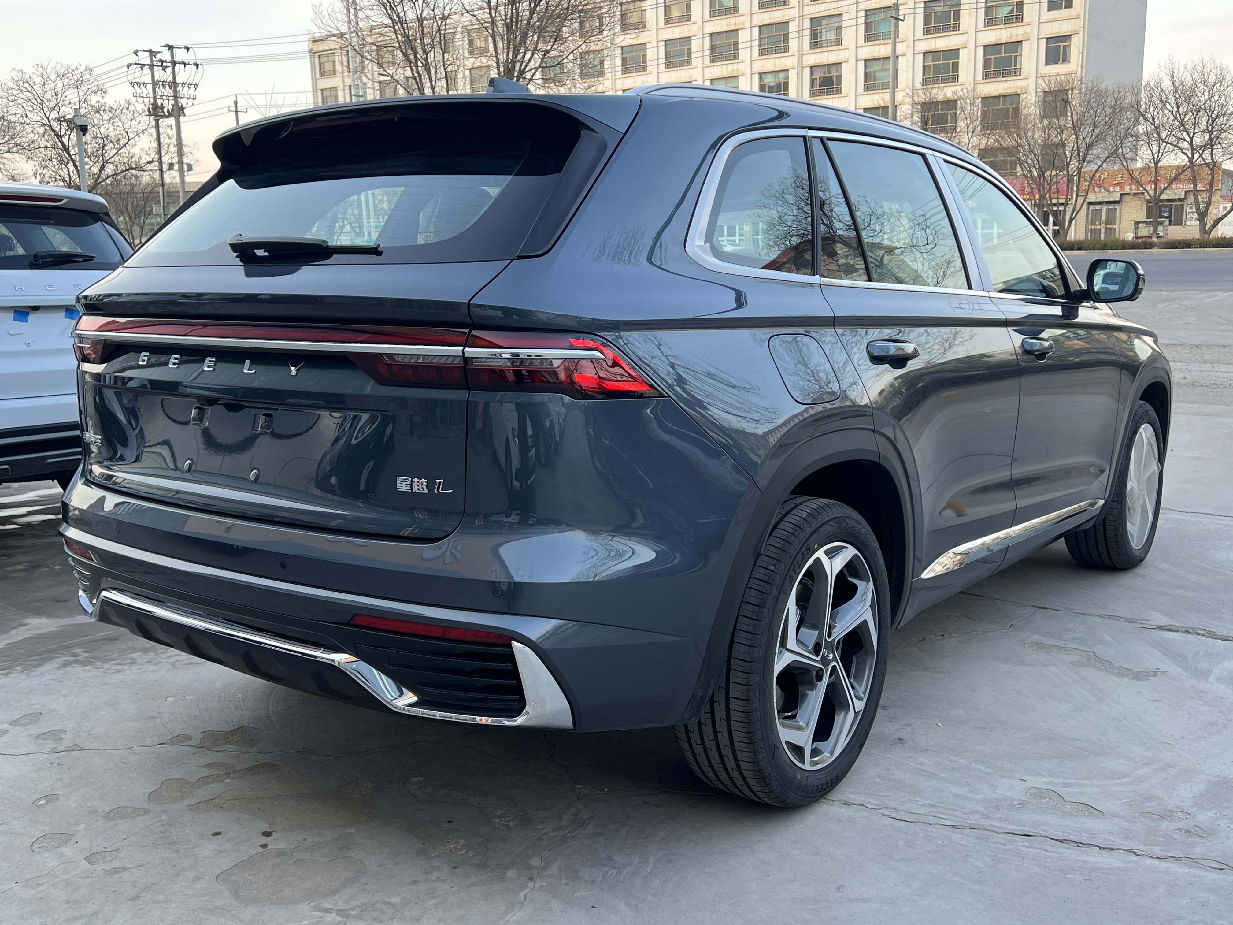 GEELY Monjaro 2026 car image #6