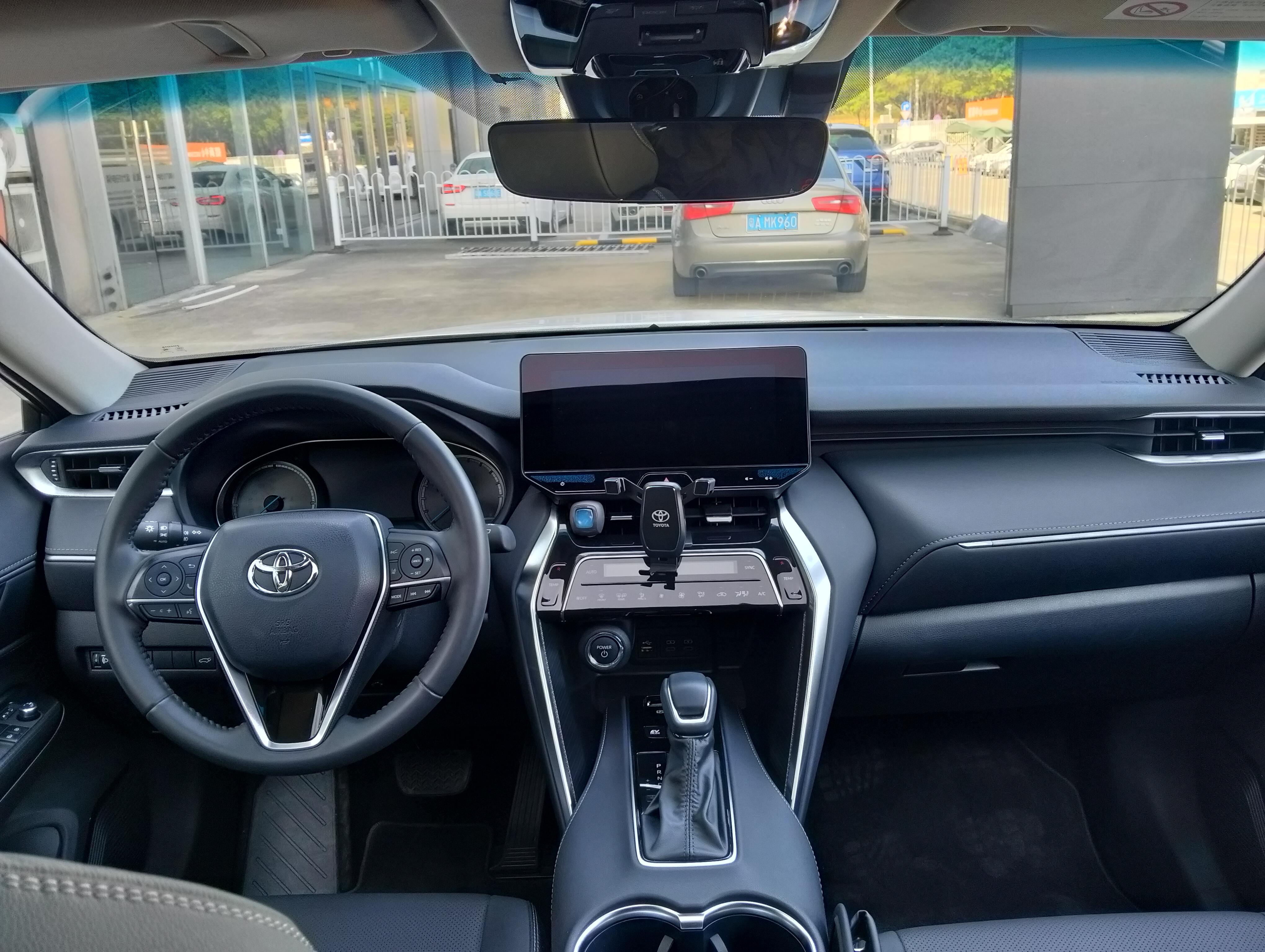 Toyota Venza 2024 car image #6