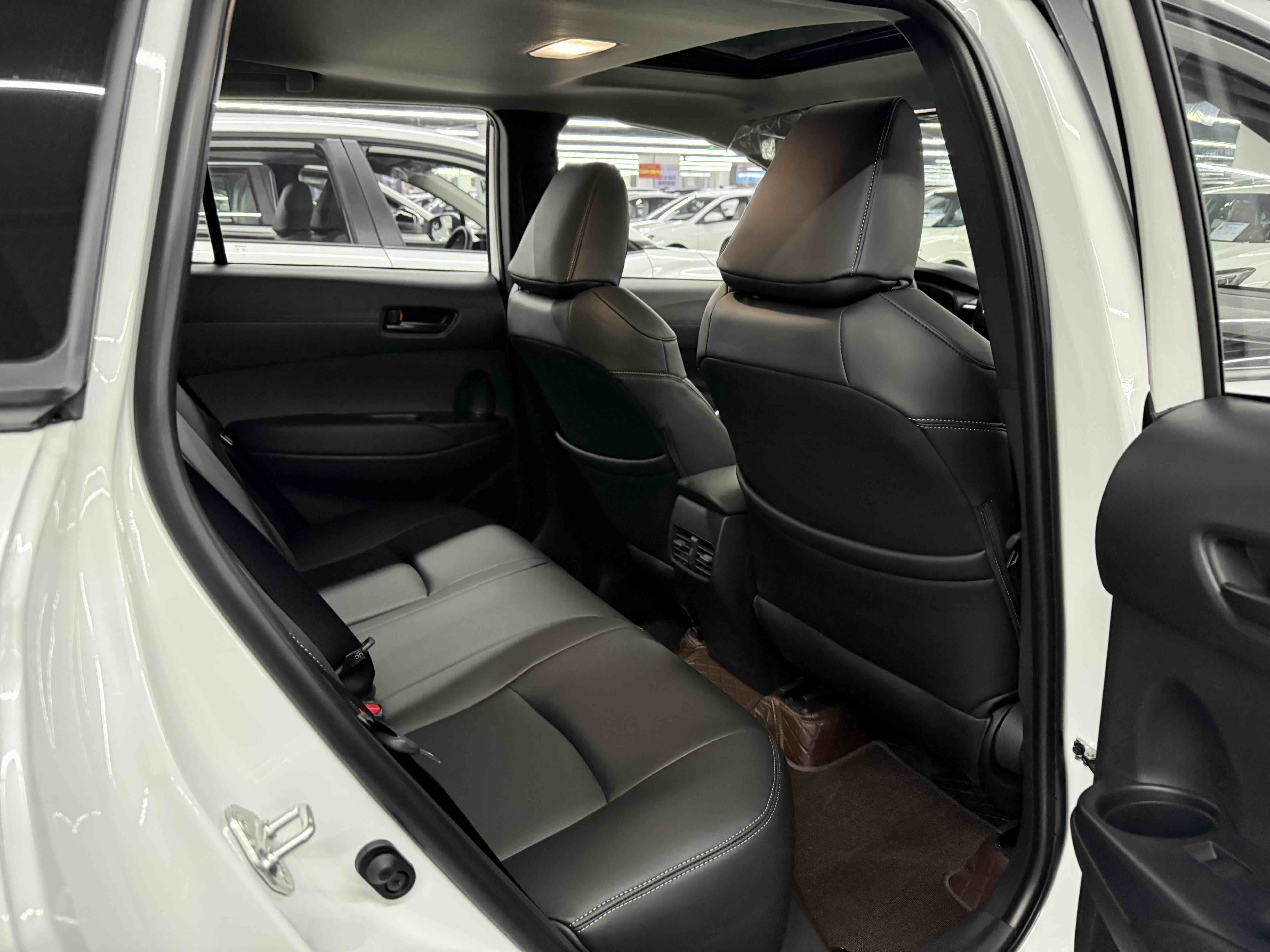 Toyota Corolla Cross 2026 immagine di auto #6