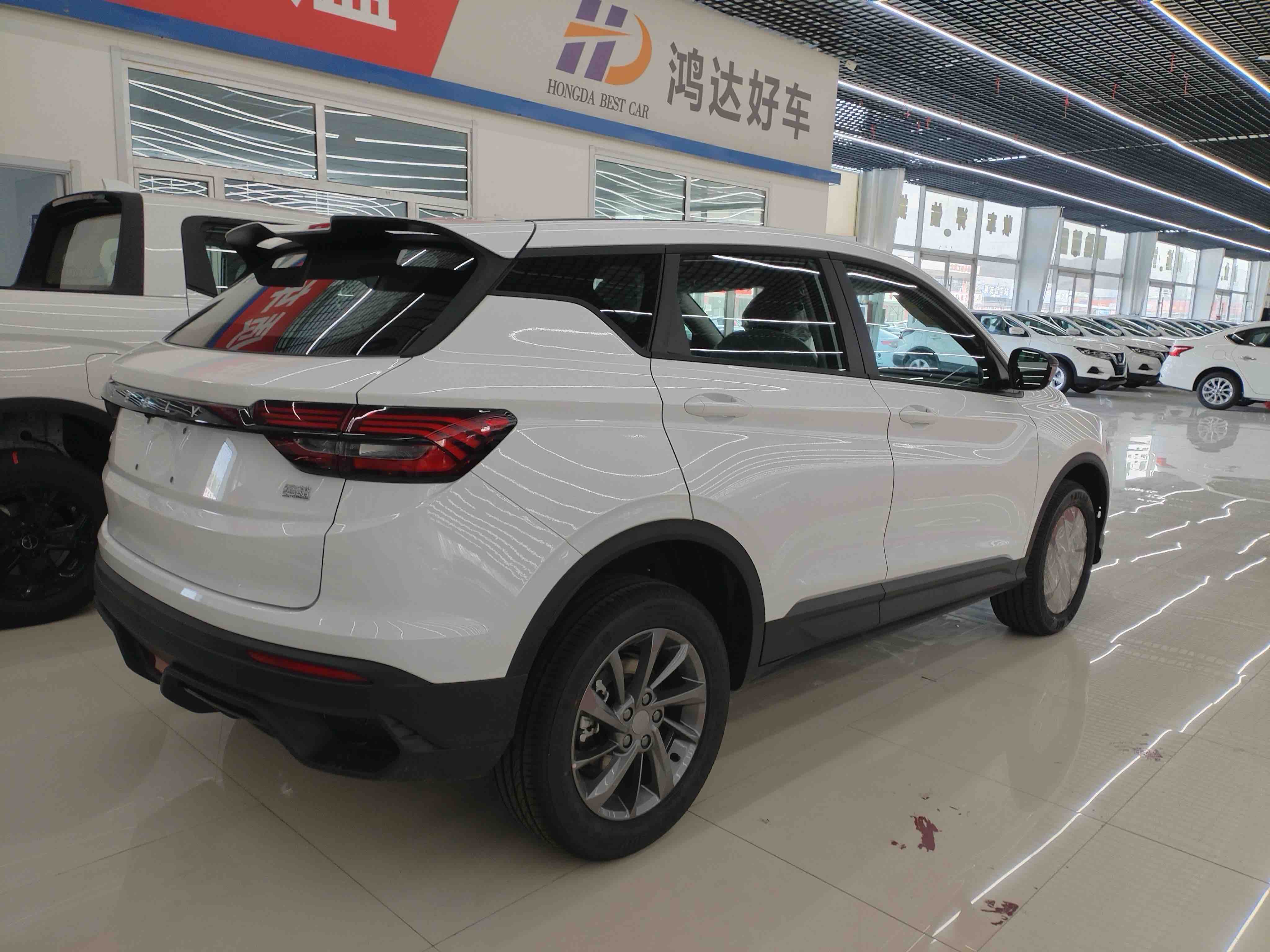 GEELY Coolray 2025 #6 GEELY Coolray 2025 car image #6