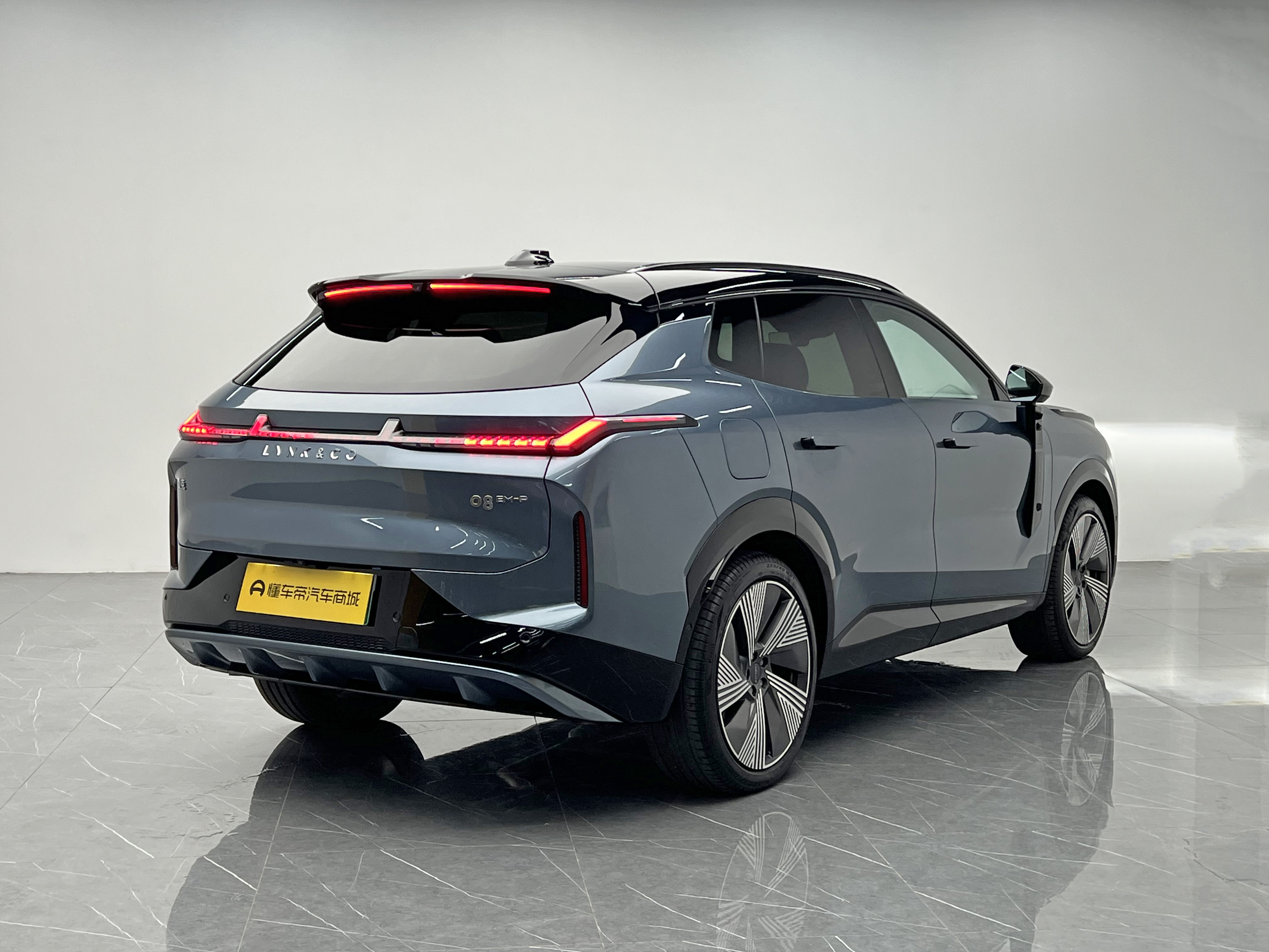 Lynk & Co 08 EM-P 2024 #6 Lynk & Co 08 EM-P 2024 car image #6