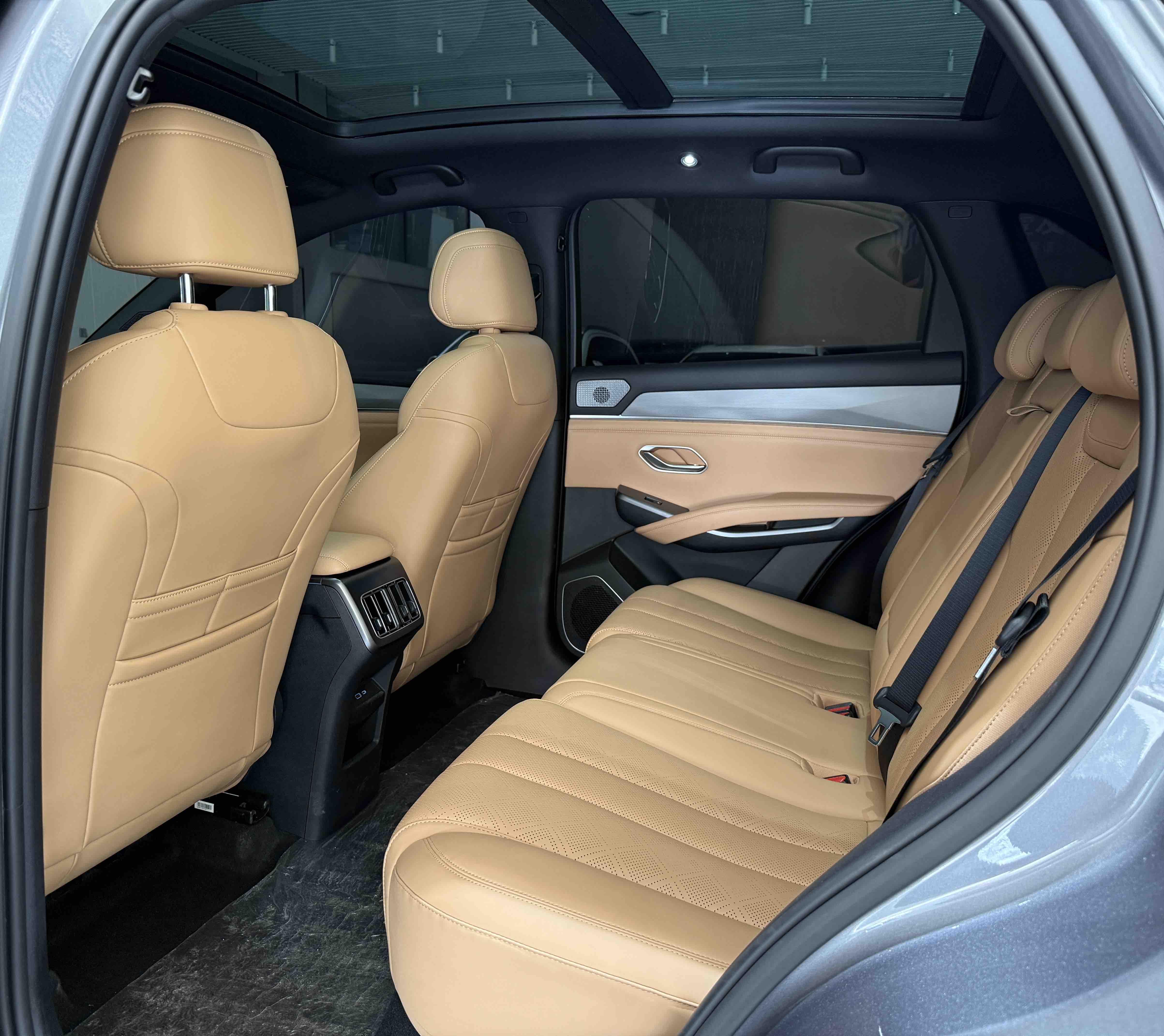 BYD SongL DM-i 2024 car image #6
