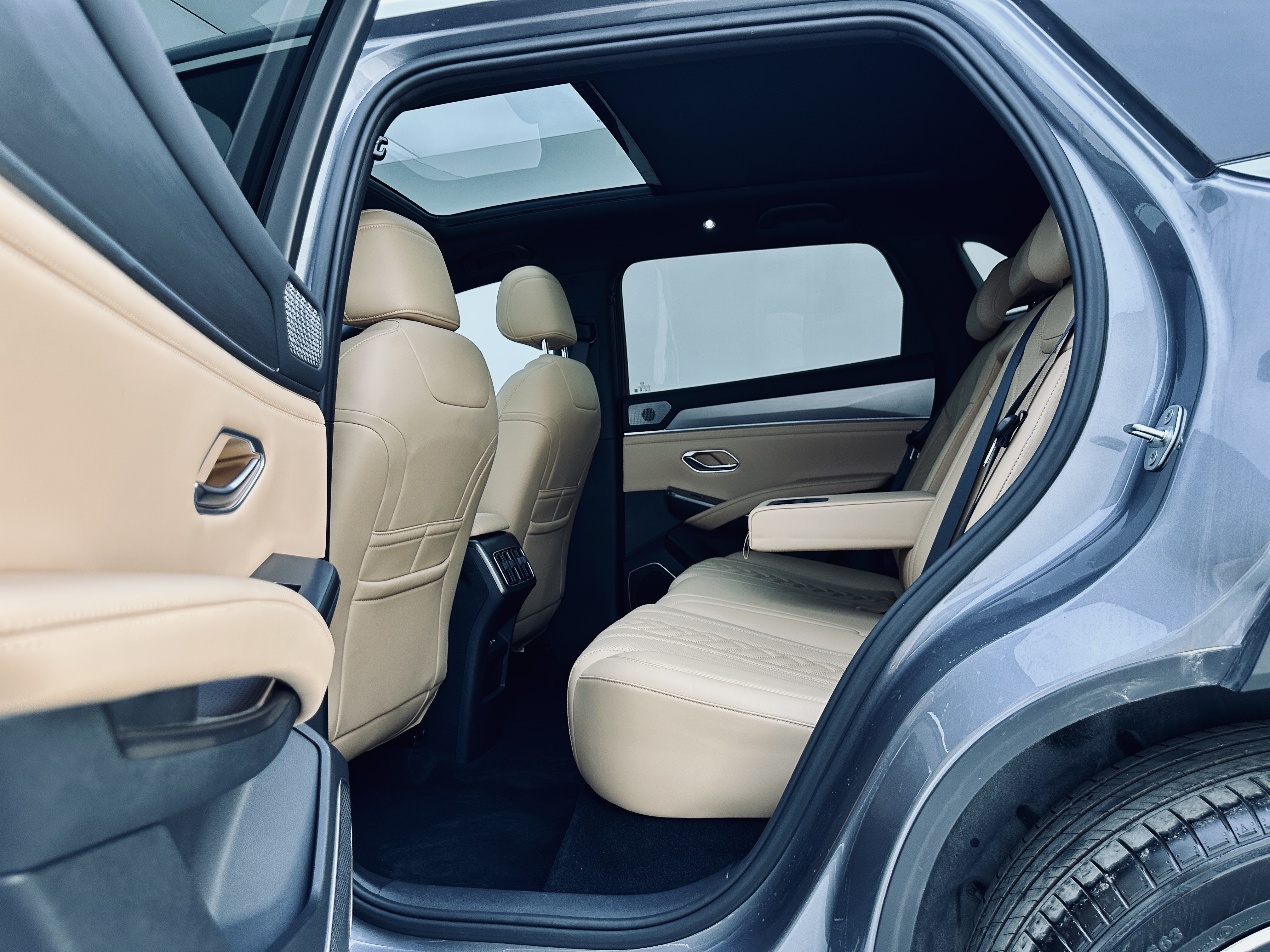 BYD SongL DM-i 2024 car image #6