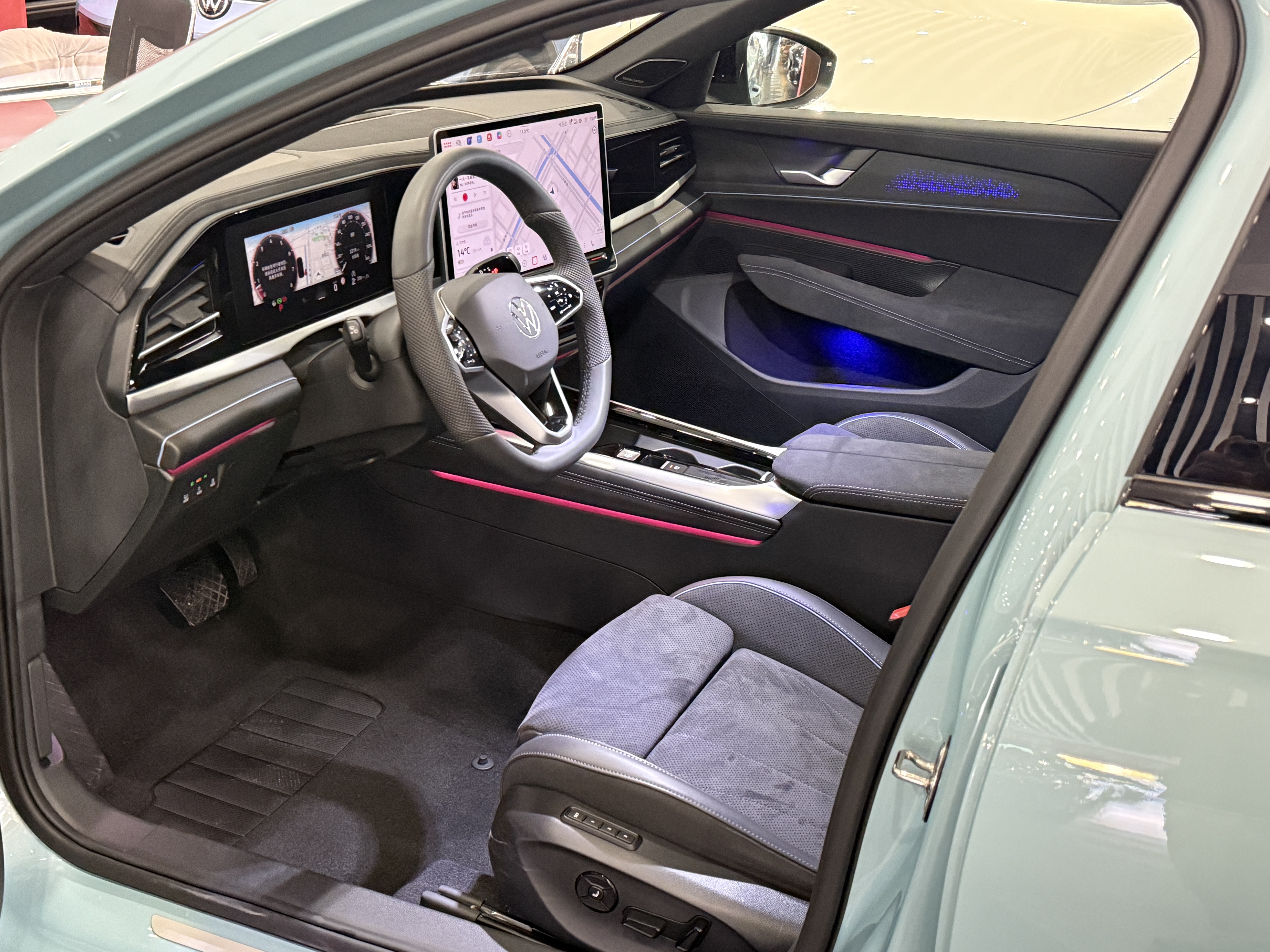 Volkswagen Passat 2024 car image #6