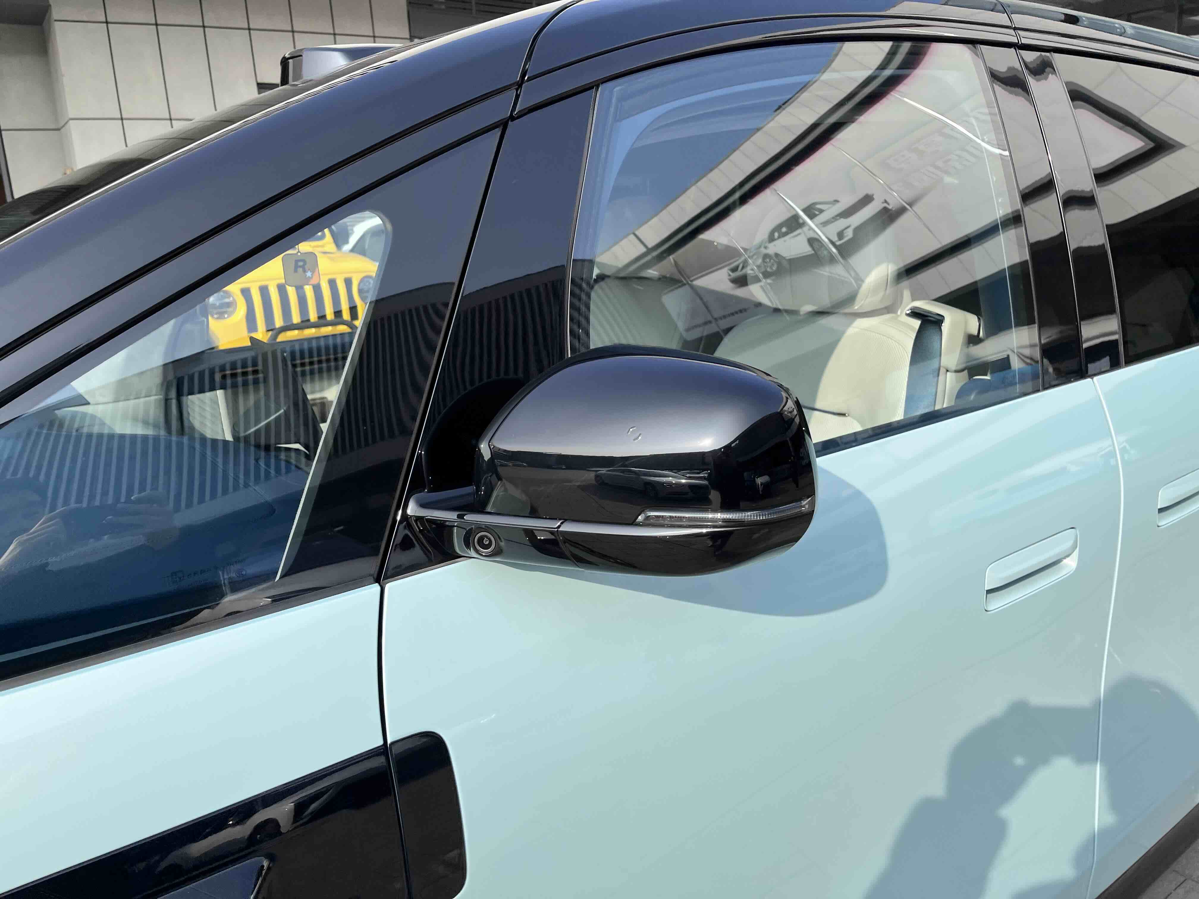 极氪 极氪MIX 2024 汽车图片 #6