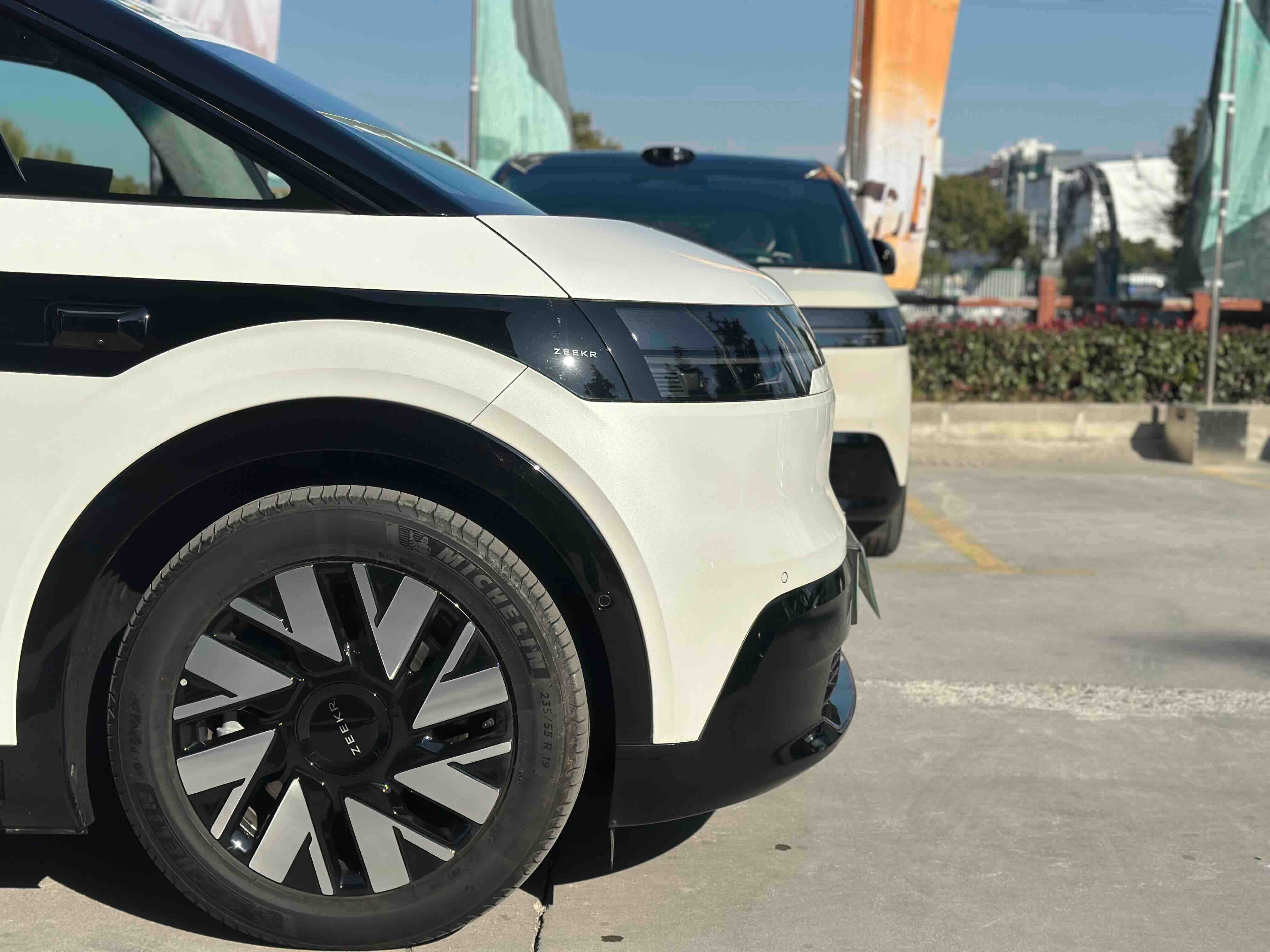 极氪 极氪MIX 2024 汽车图片 #6