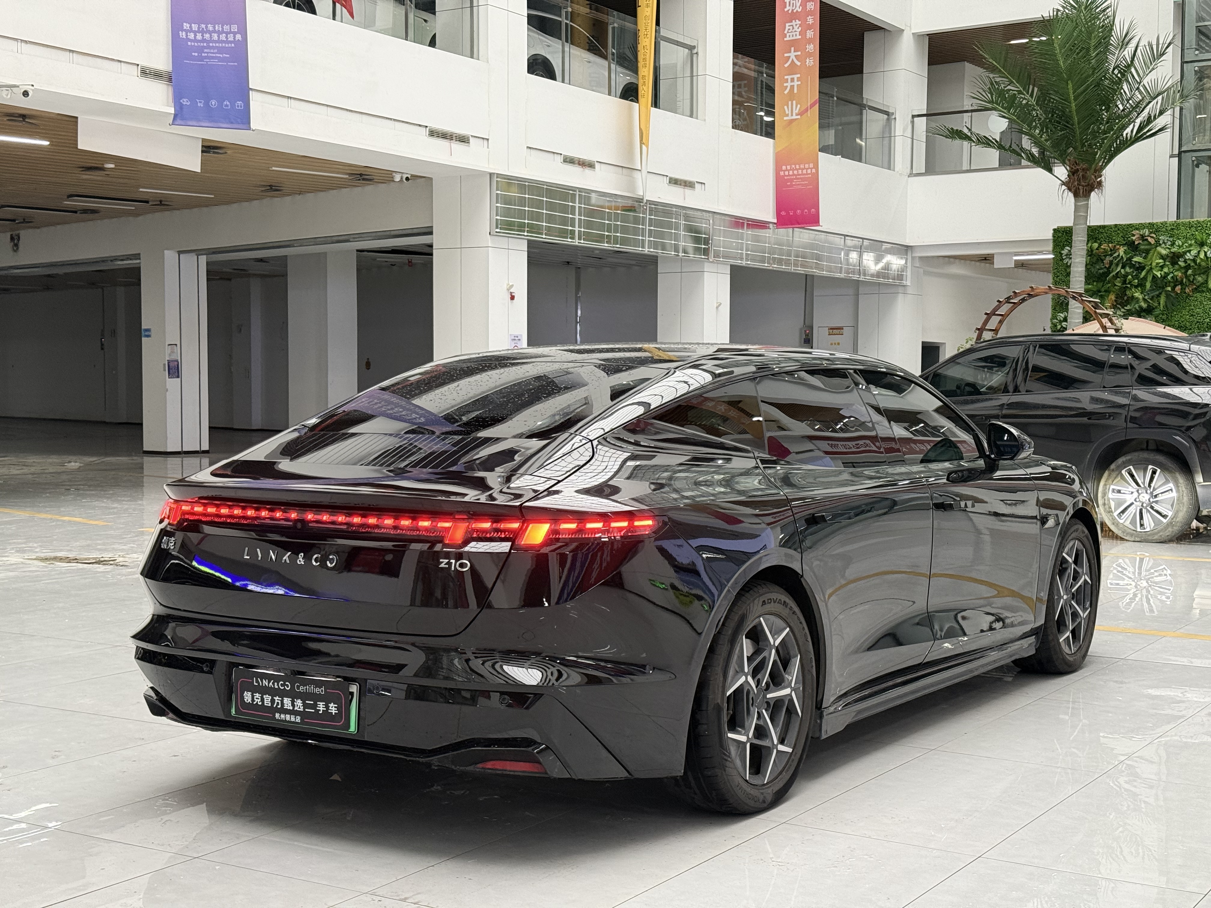 Lynk & Co 2024 #6 Lynk & Co 2024 car image #6