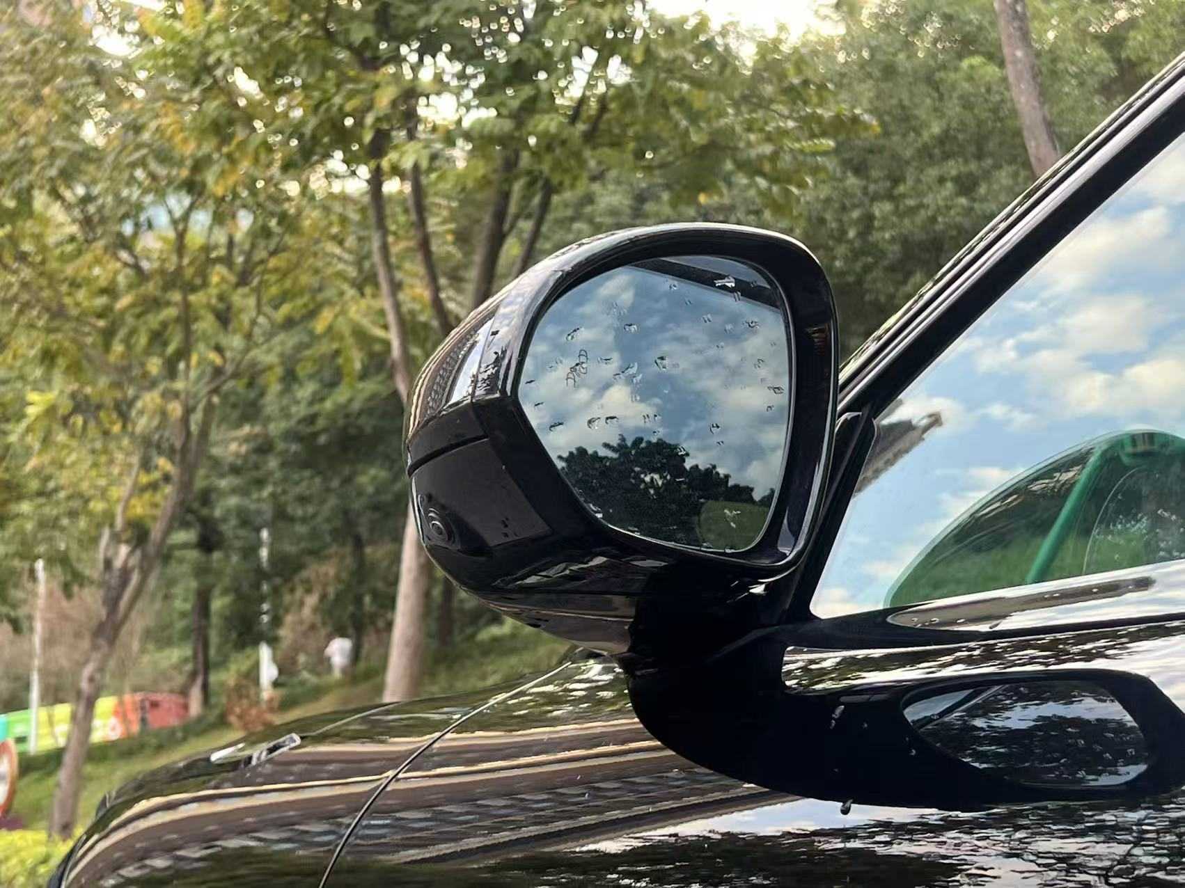 Lynk & Co Z10 2024 car image #6