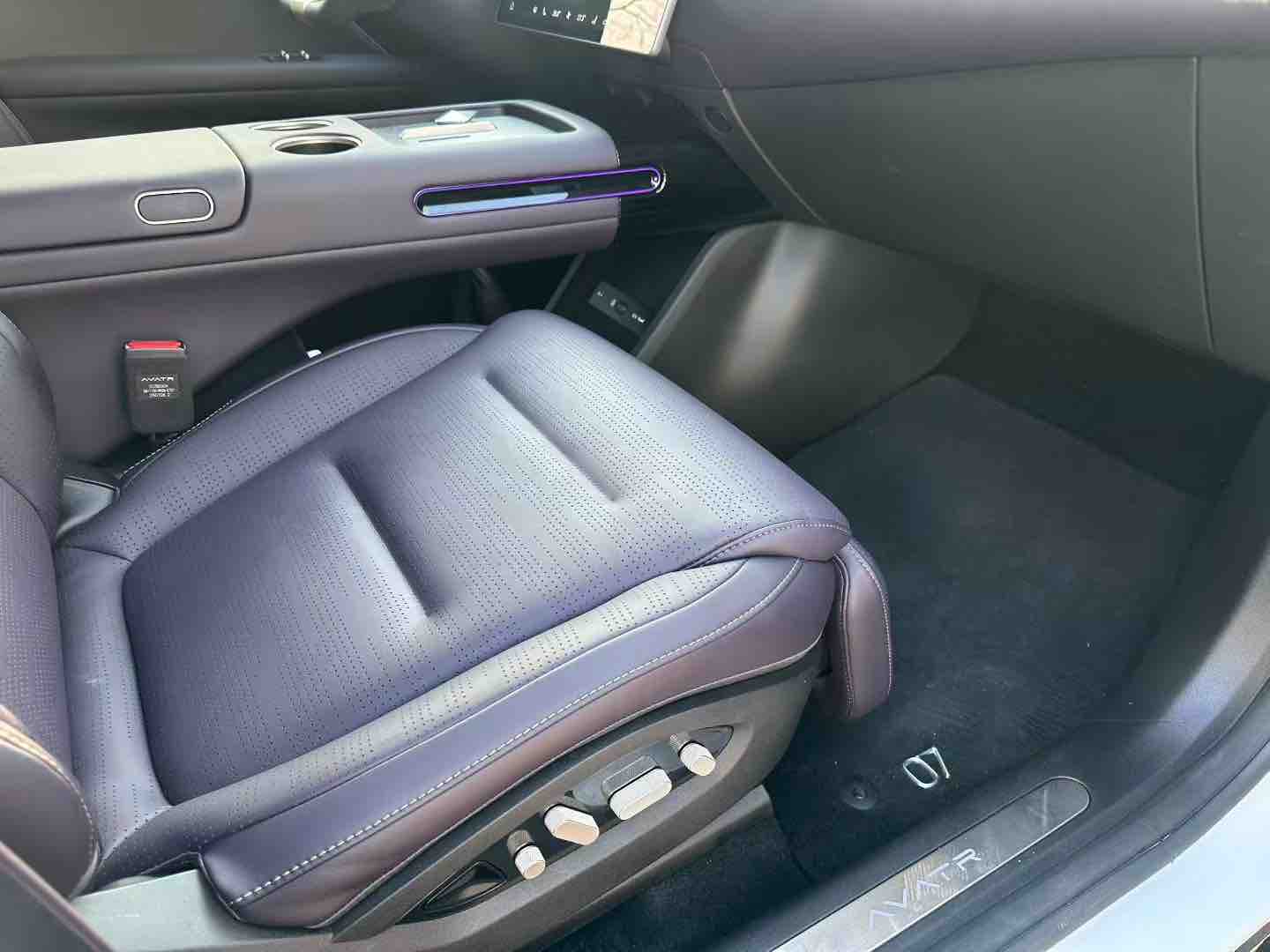 Avatr 07 2025 car image #6