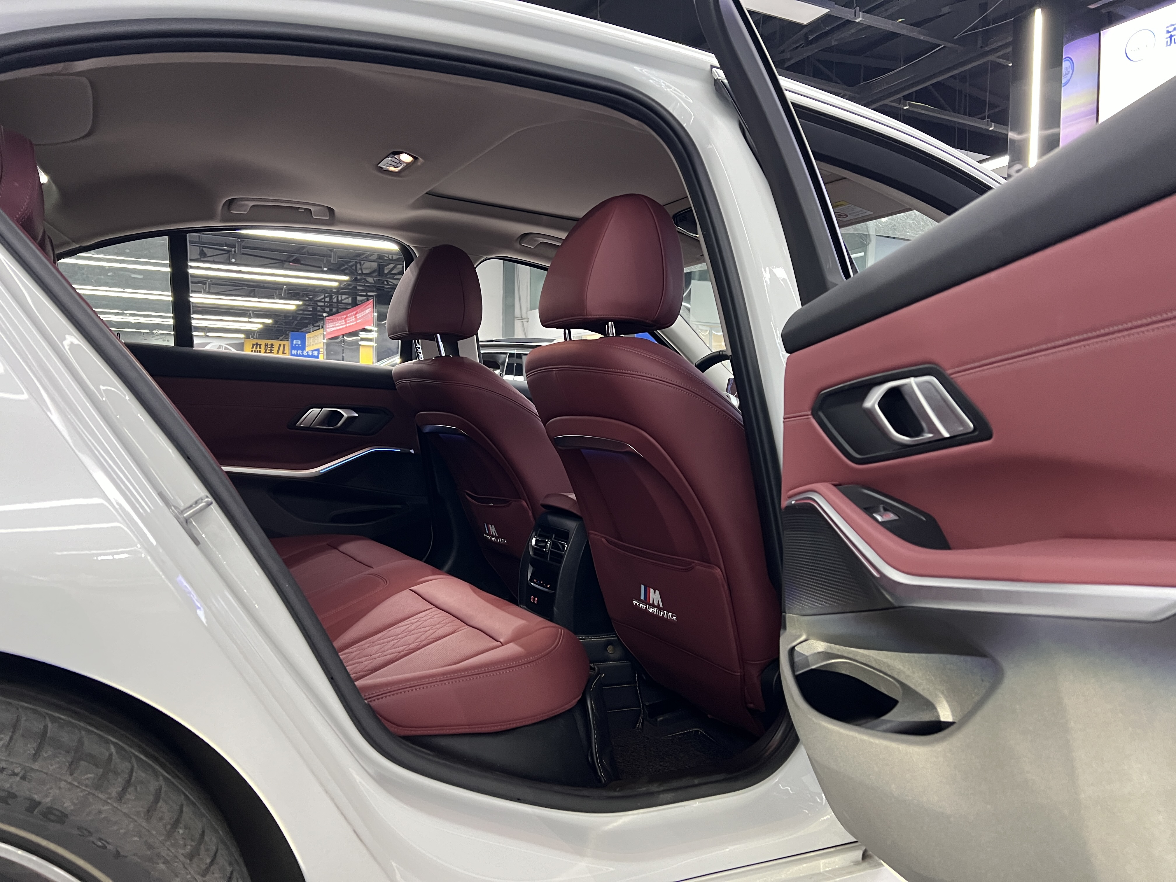 BMW 3 Series 2024 #6 BMW 3 Series 2024 immagine di auto #6