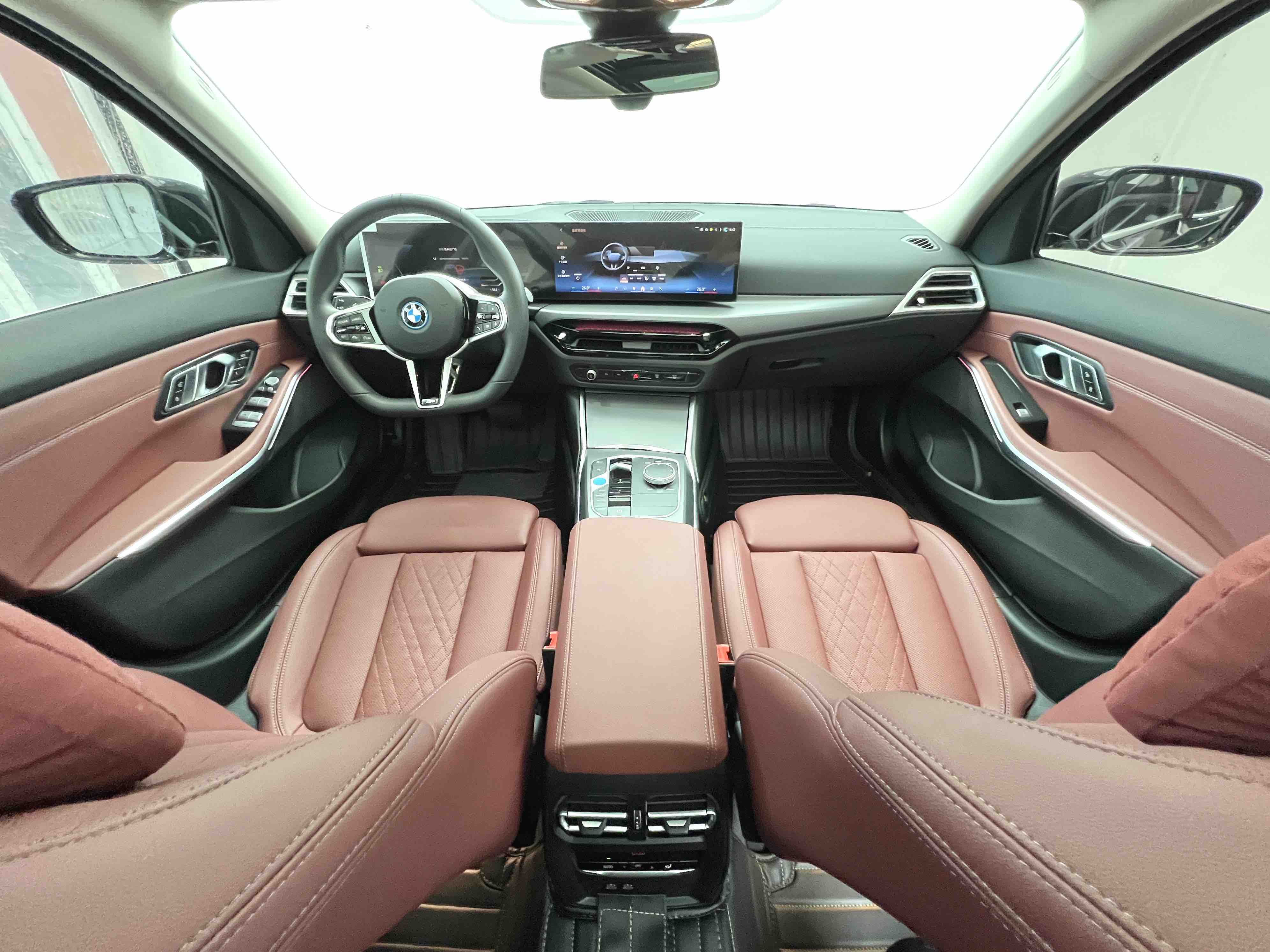 BMW i3 2024 car image #6