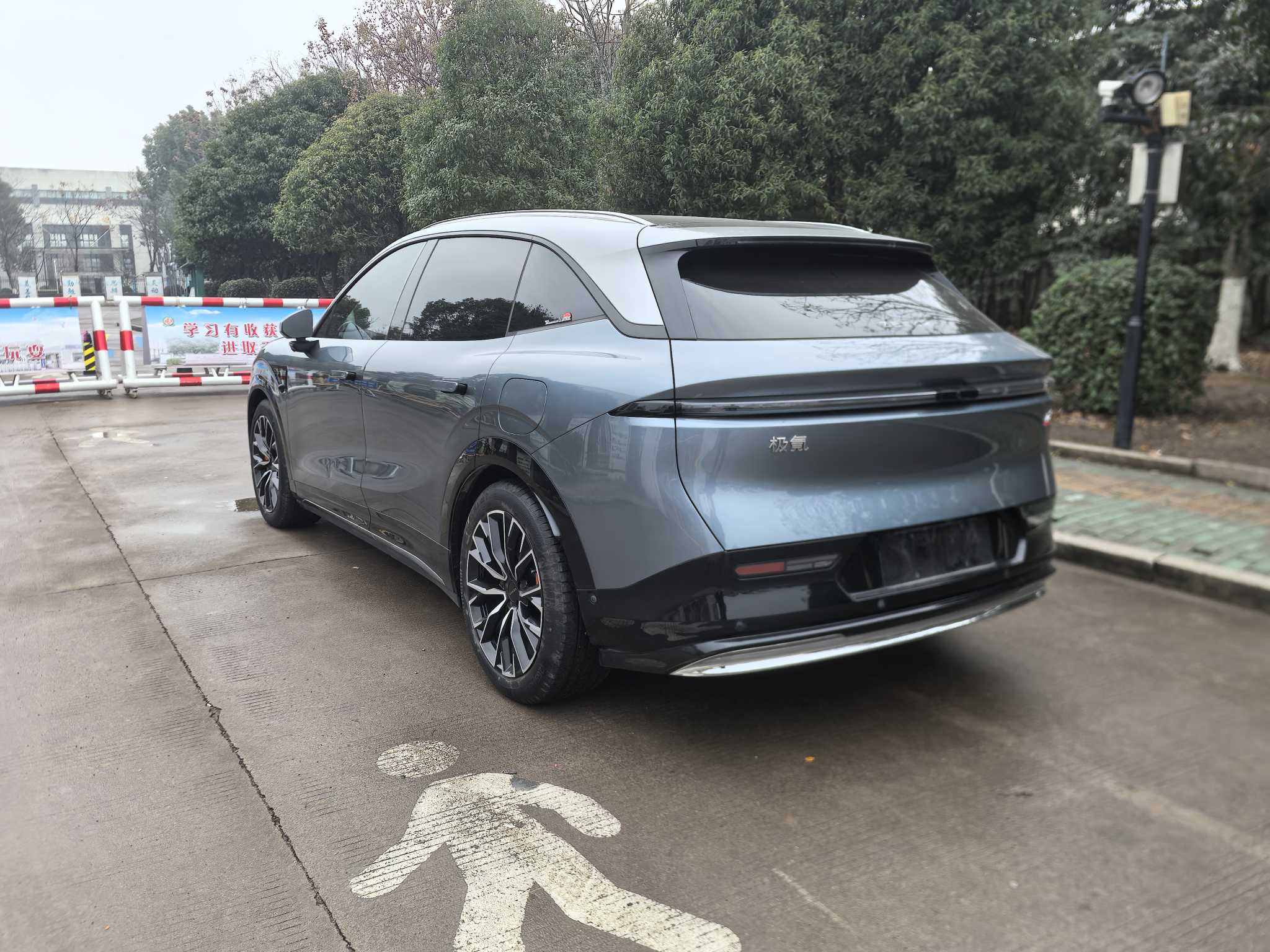 极氪 极氪7X 2024 汽车图片 #6