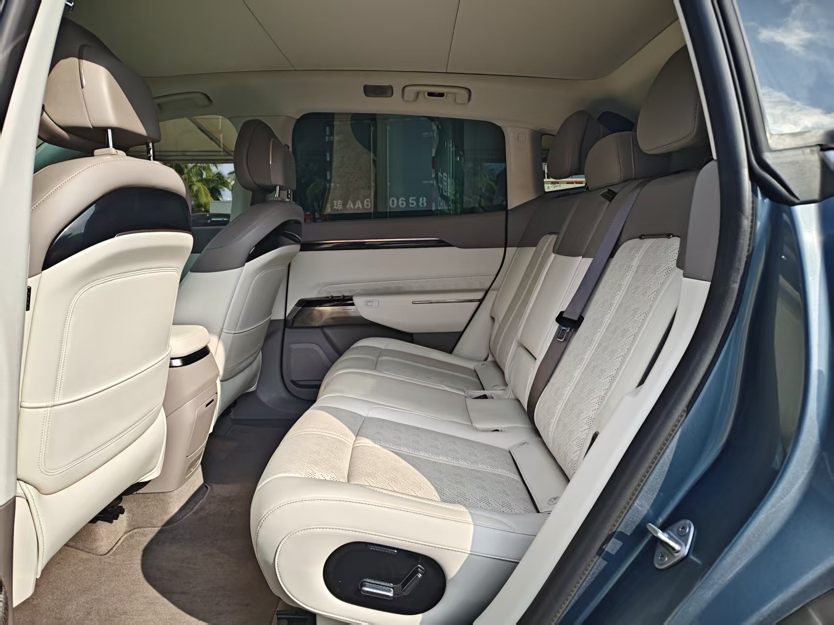 Zeekr 7X 2024 car image #6