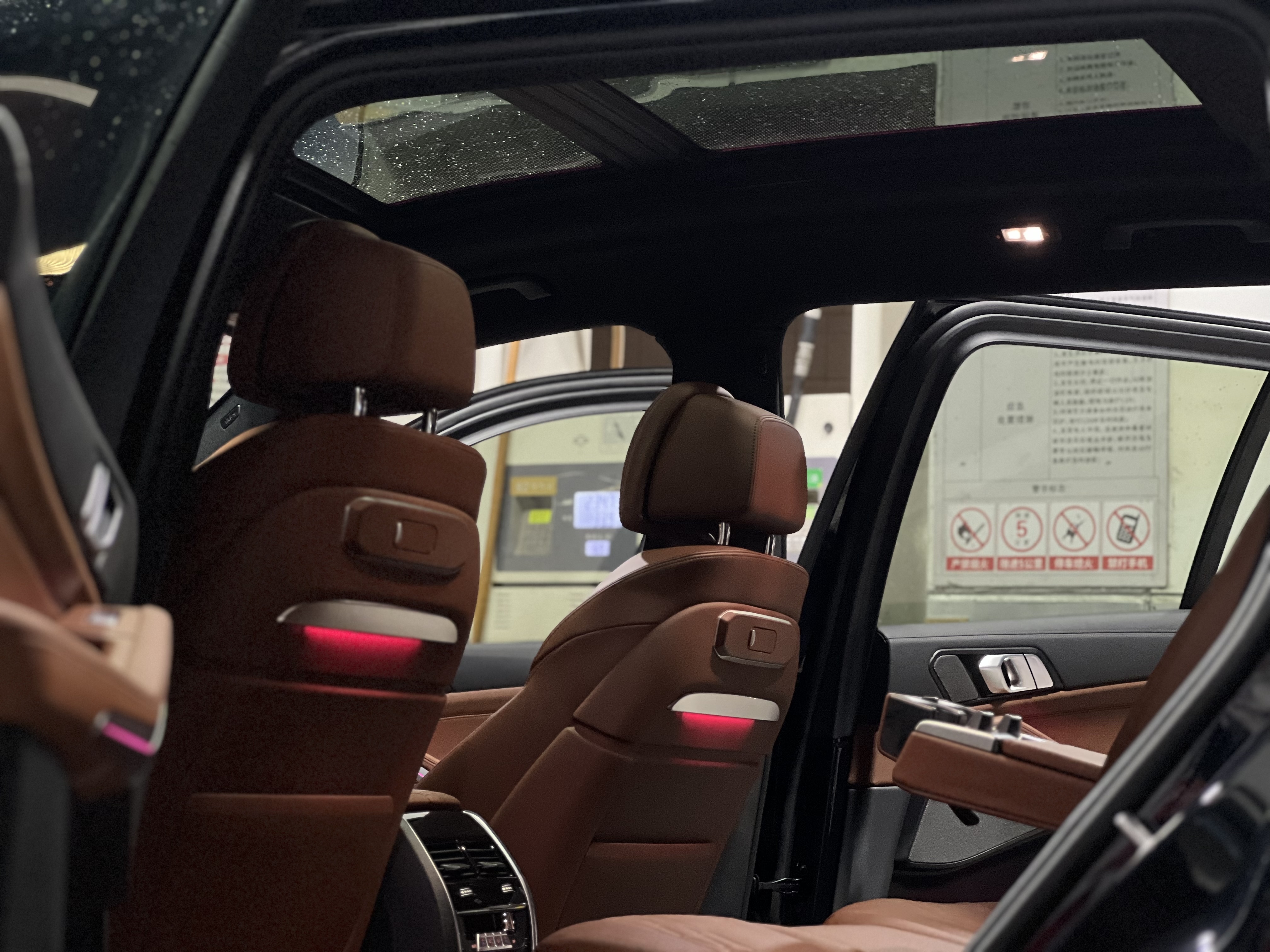 BMW X7 M60i 2025 #6 BMW X7 M60i 2025 car image #6