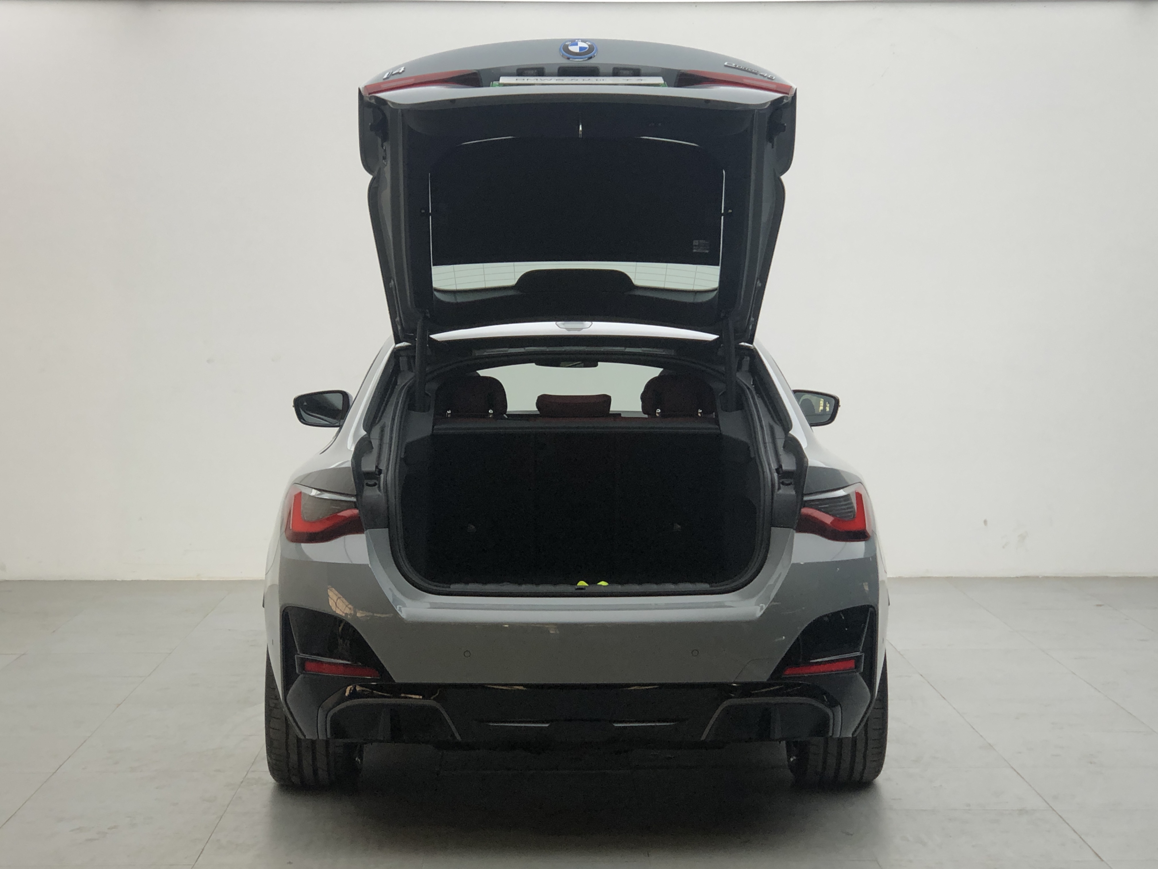 BMW i4 2025 car image #6