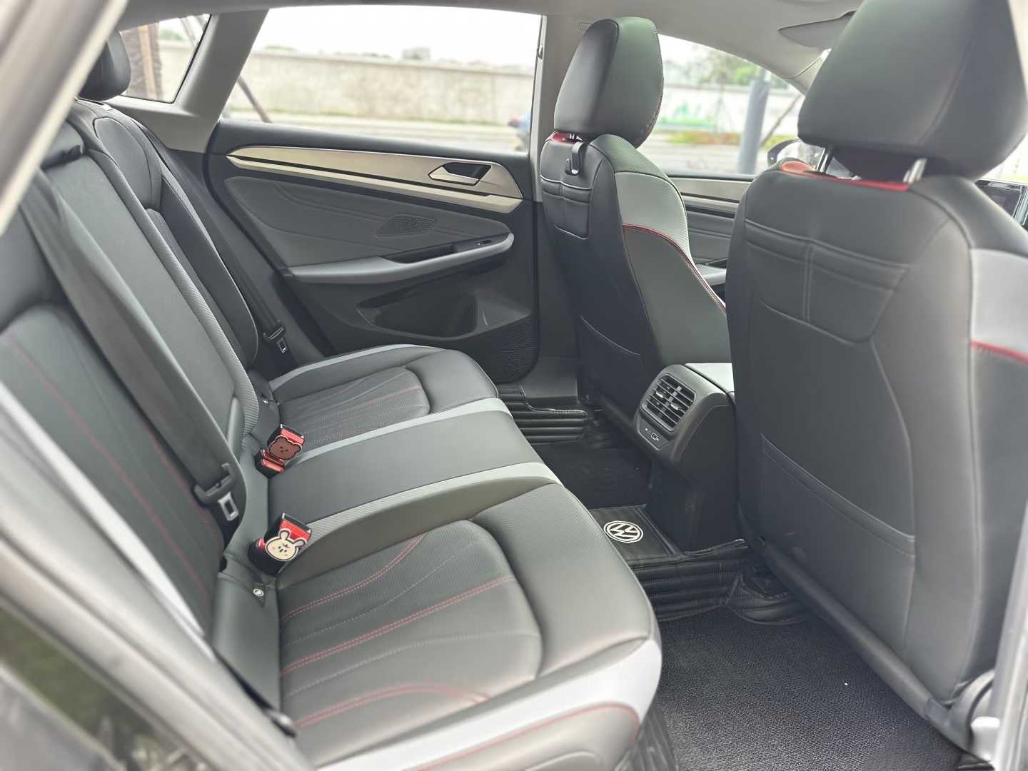 Volkswagen Lamando 2025 car image #6