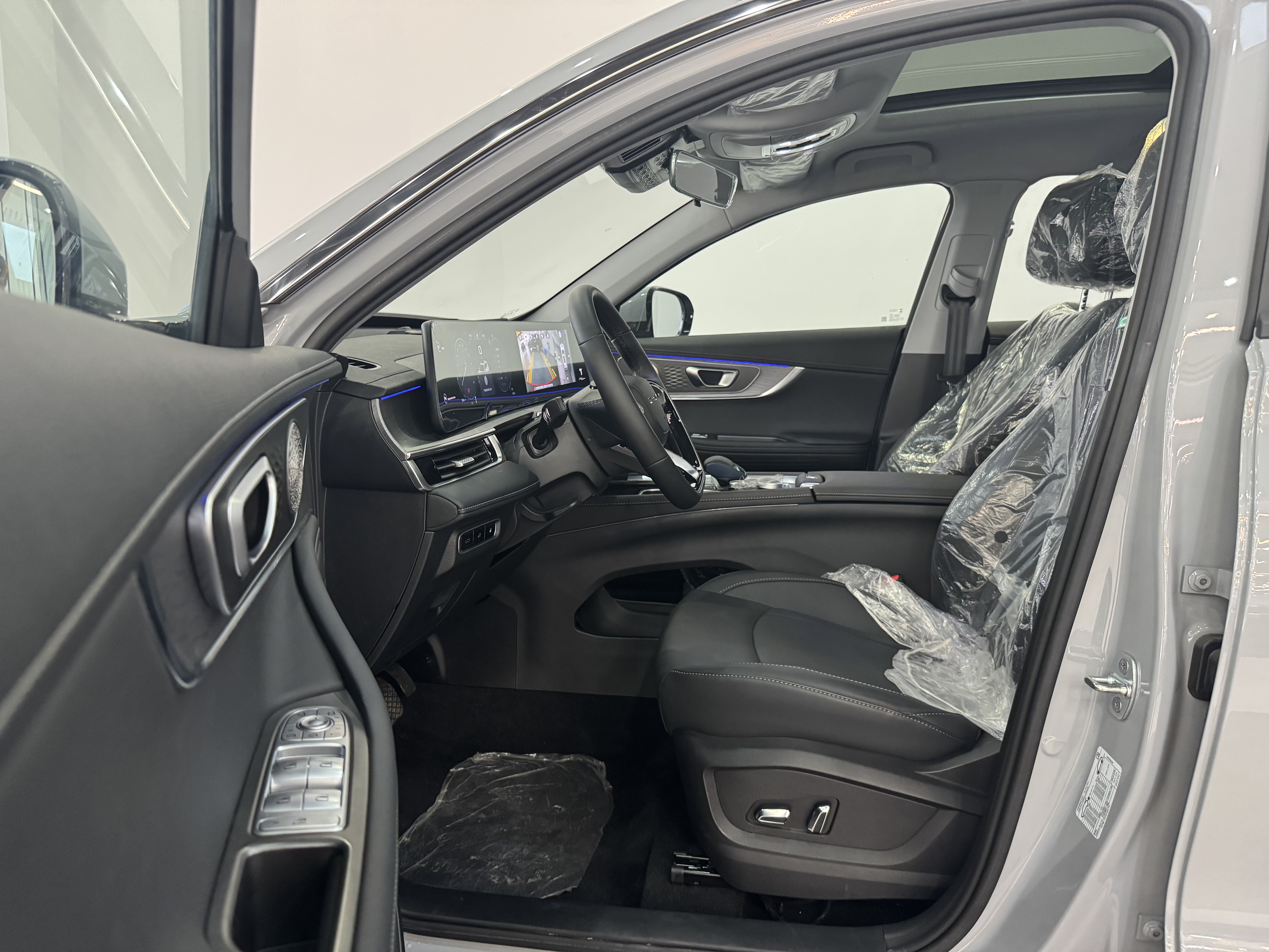 Chery Tiggo 8 PRO New Energy 2025 car image #6