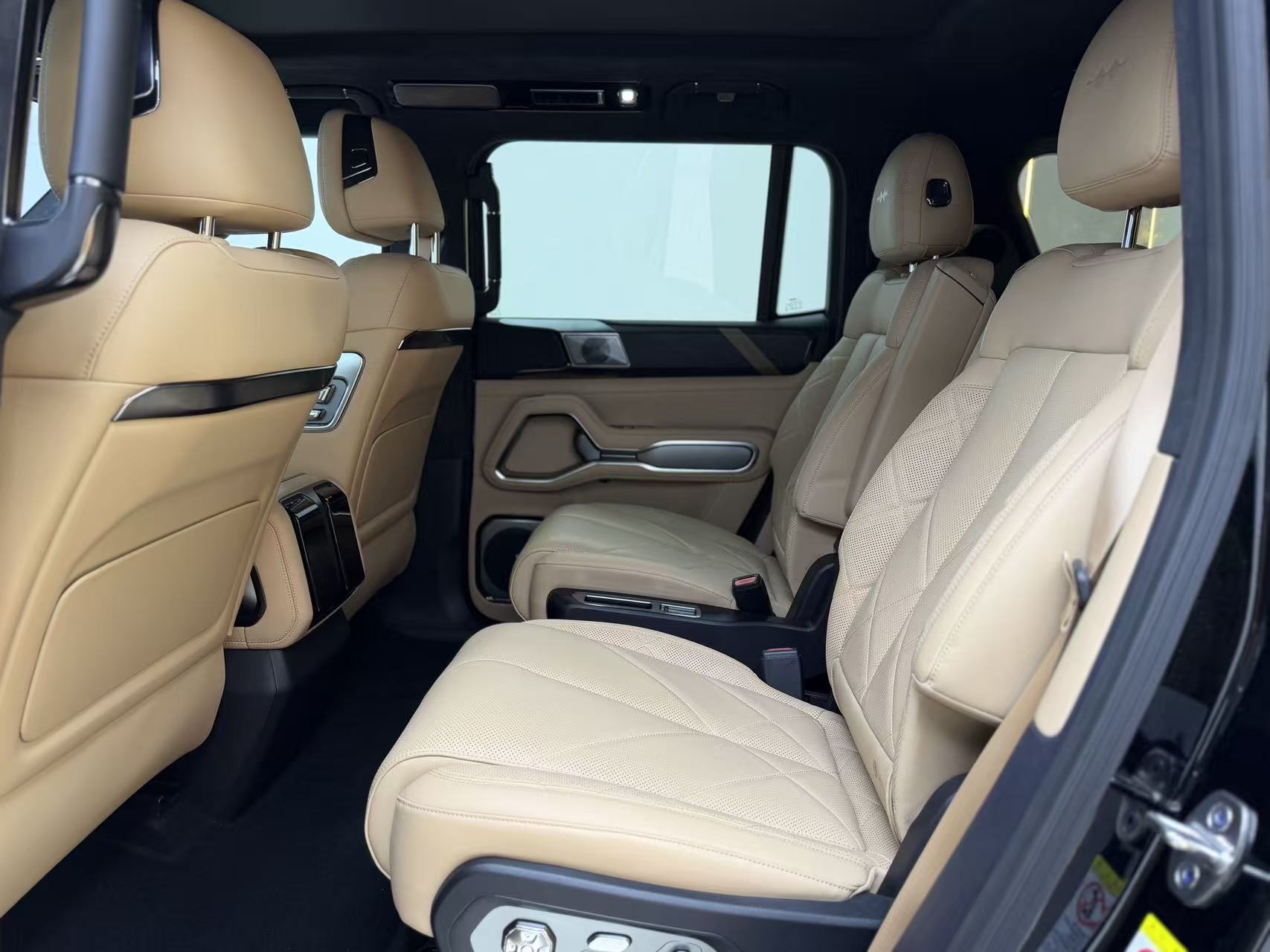 FangChengBao Leopard 8 2025 immagine di auto #6