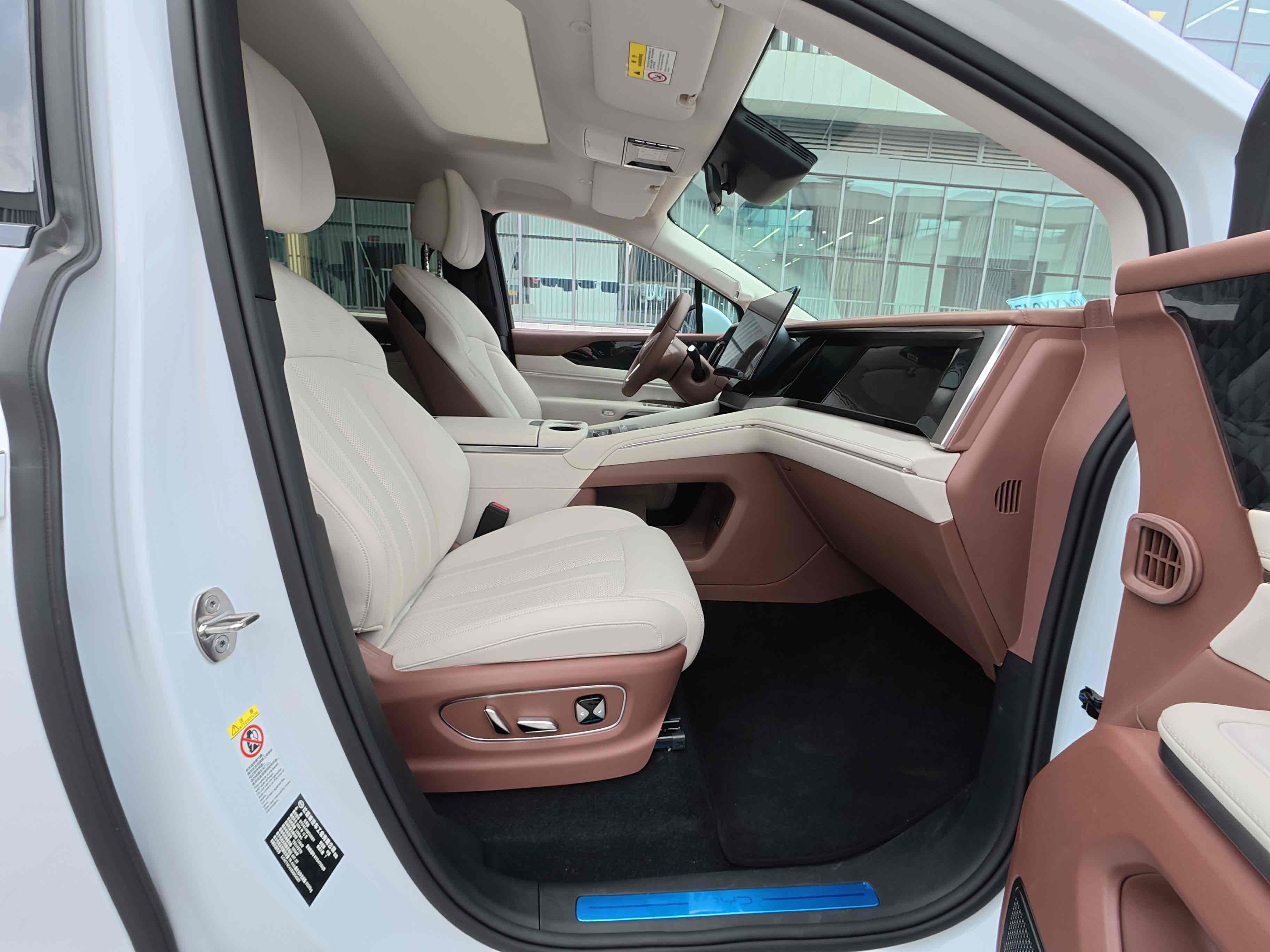 BYD Xia 2025 #6 BYD Xia 2025 car image #6