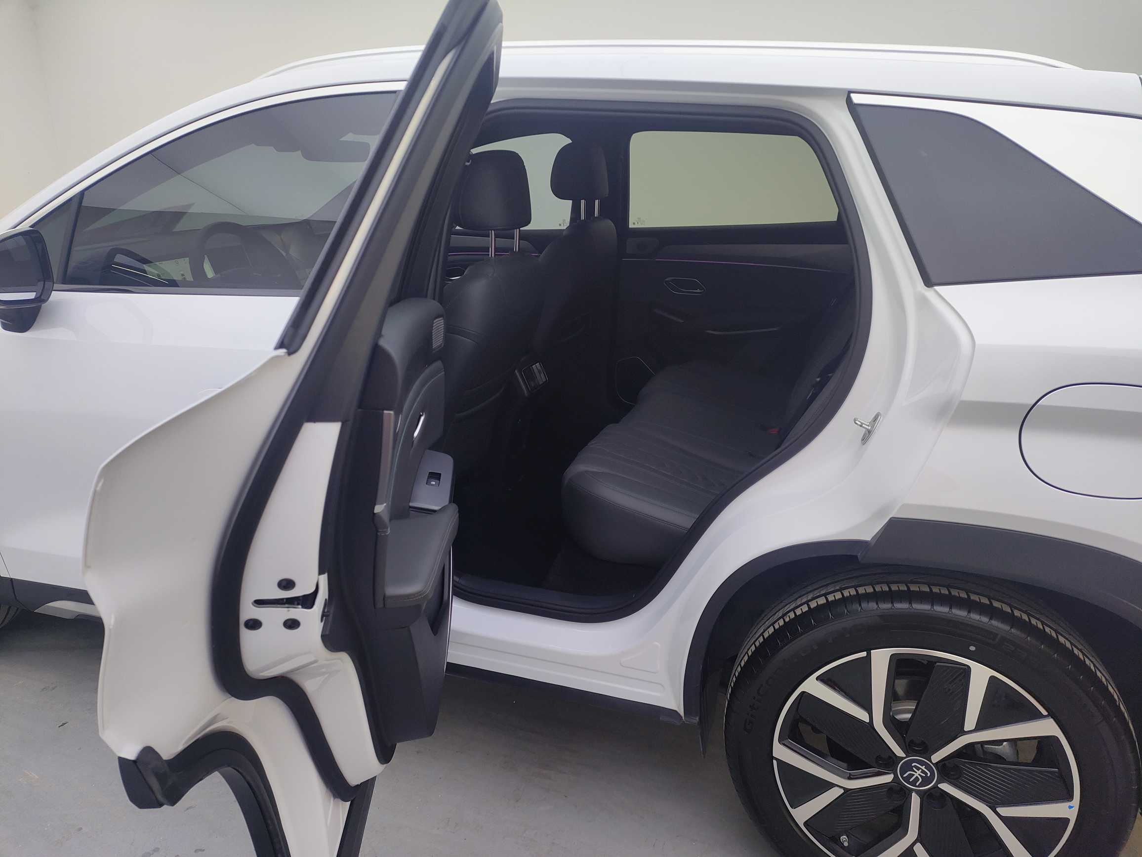 BYD SongL DM-i 2025 car image #6