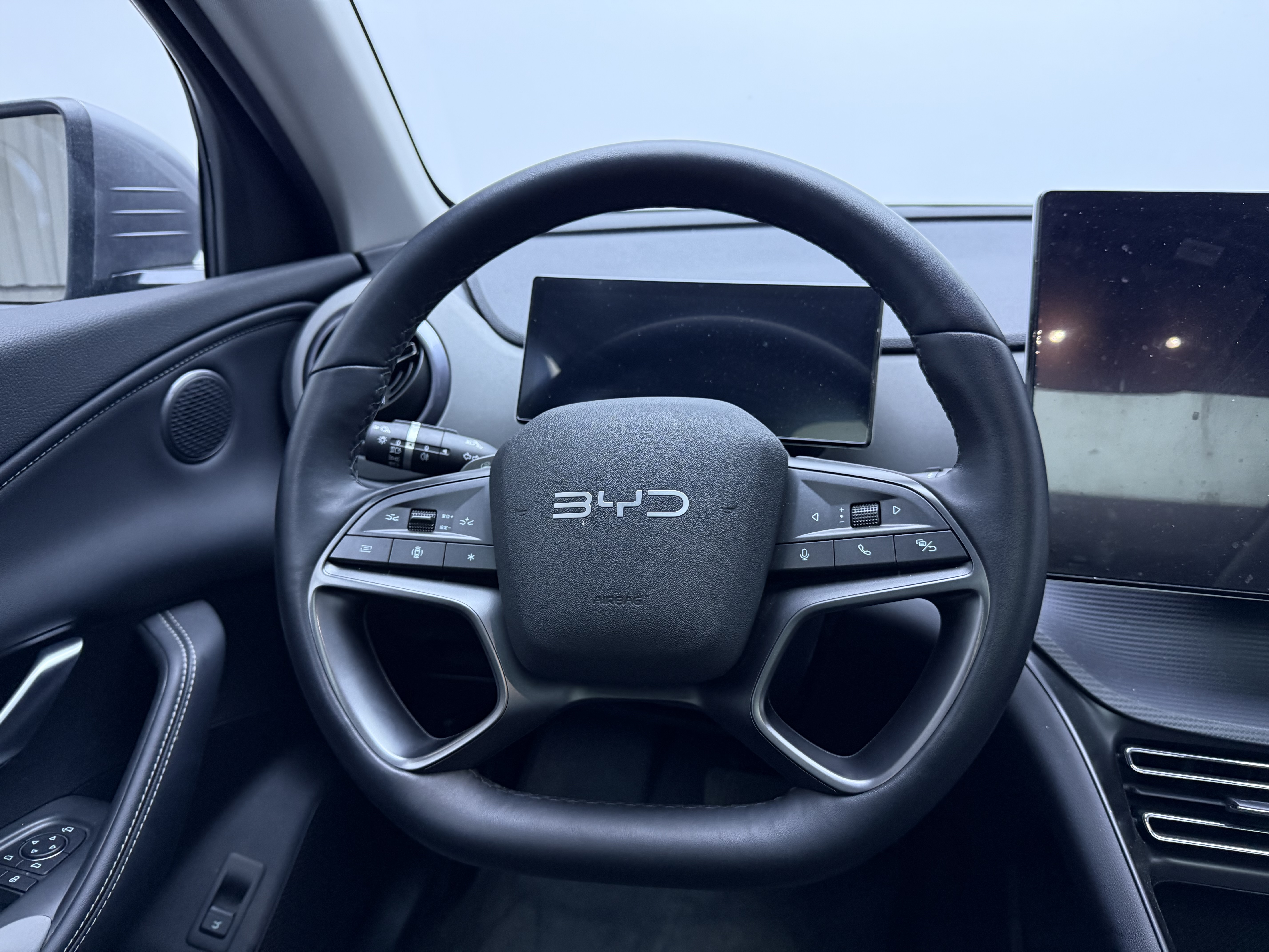 BYD Sea Lion 05 DM-i 2025 car image #6